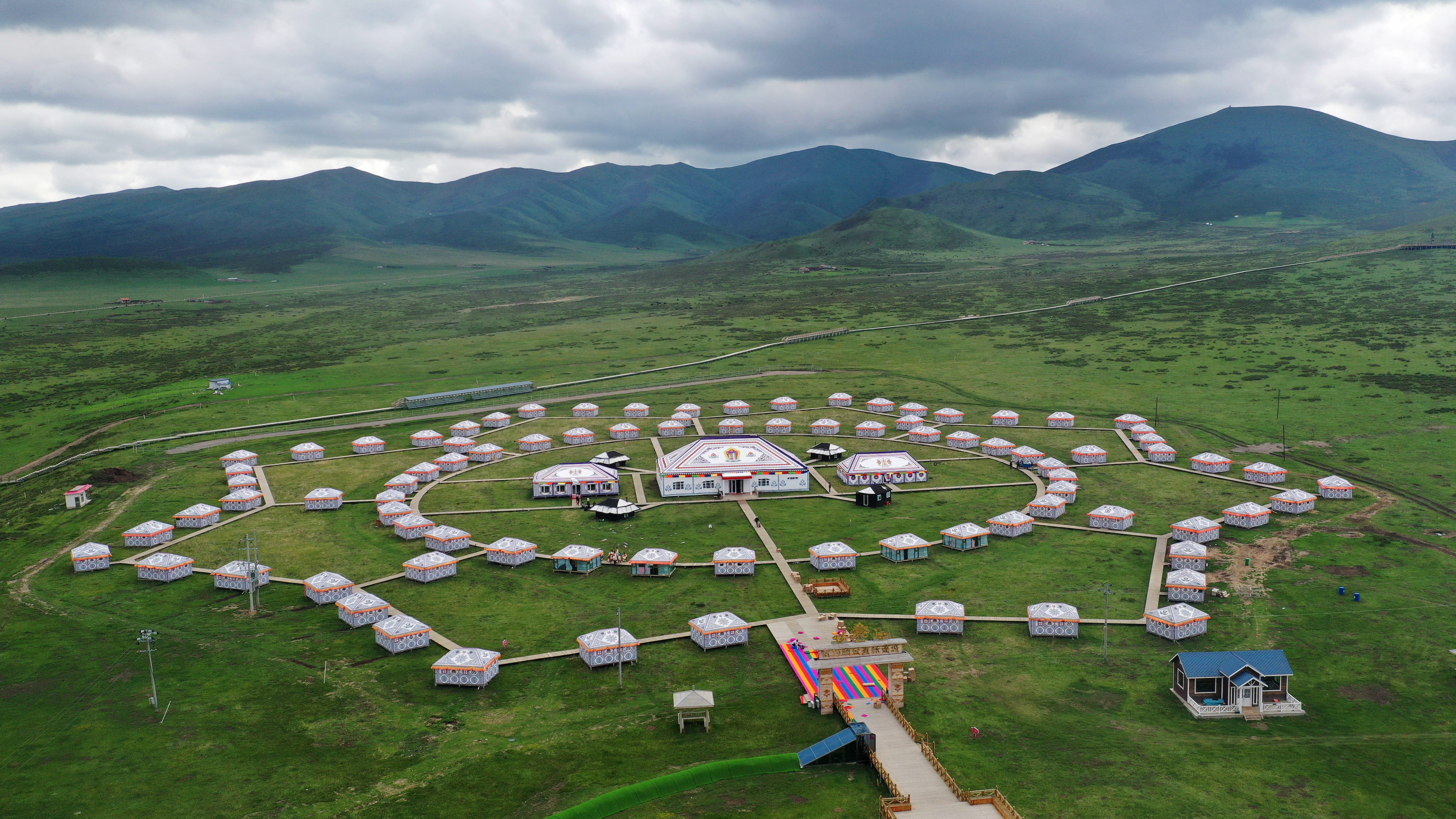 甘南全域旅游点亮牧民脱贫路