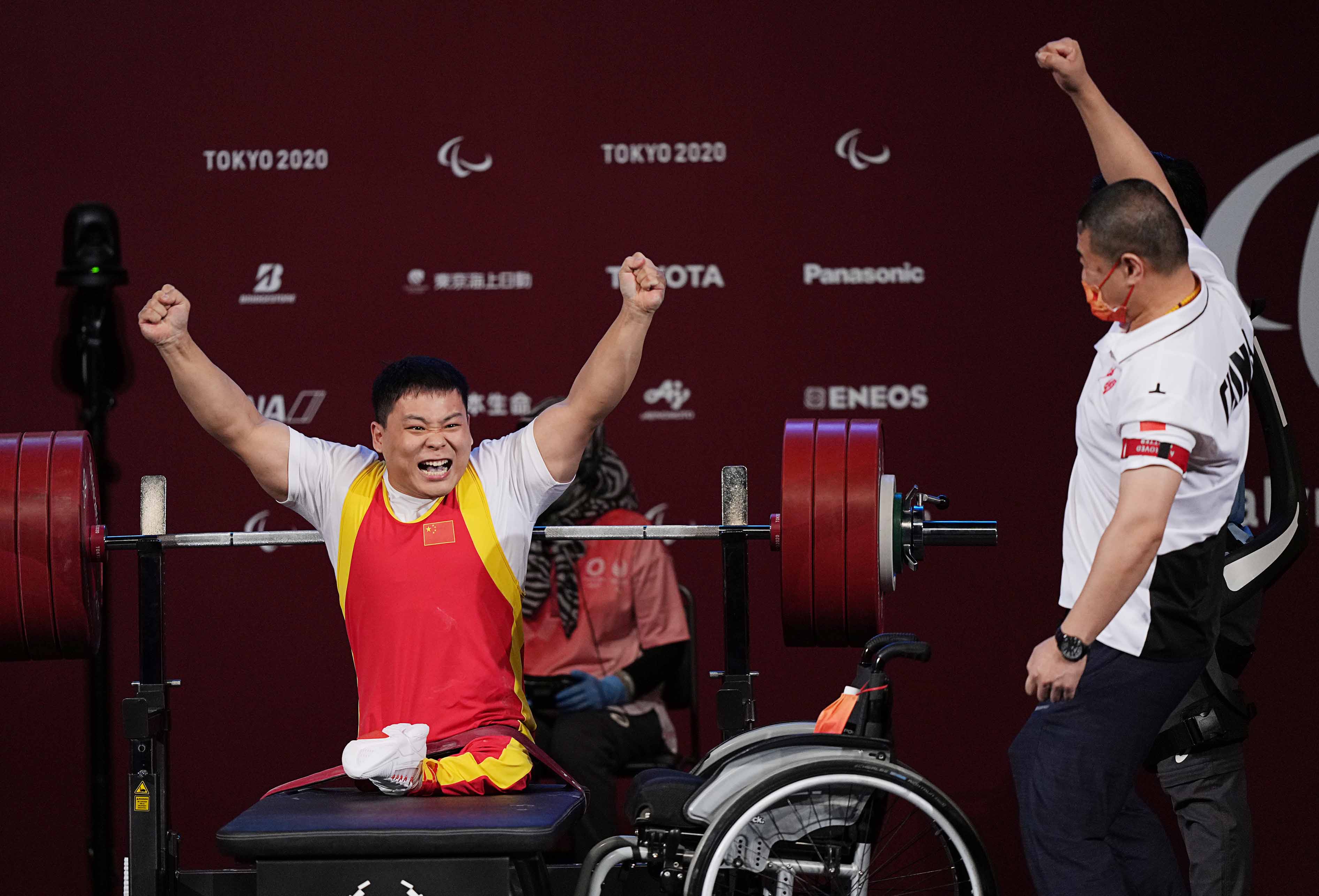 东京残奥会展现中国力量举重队再揽三金一银