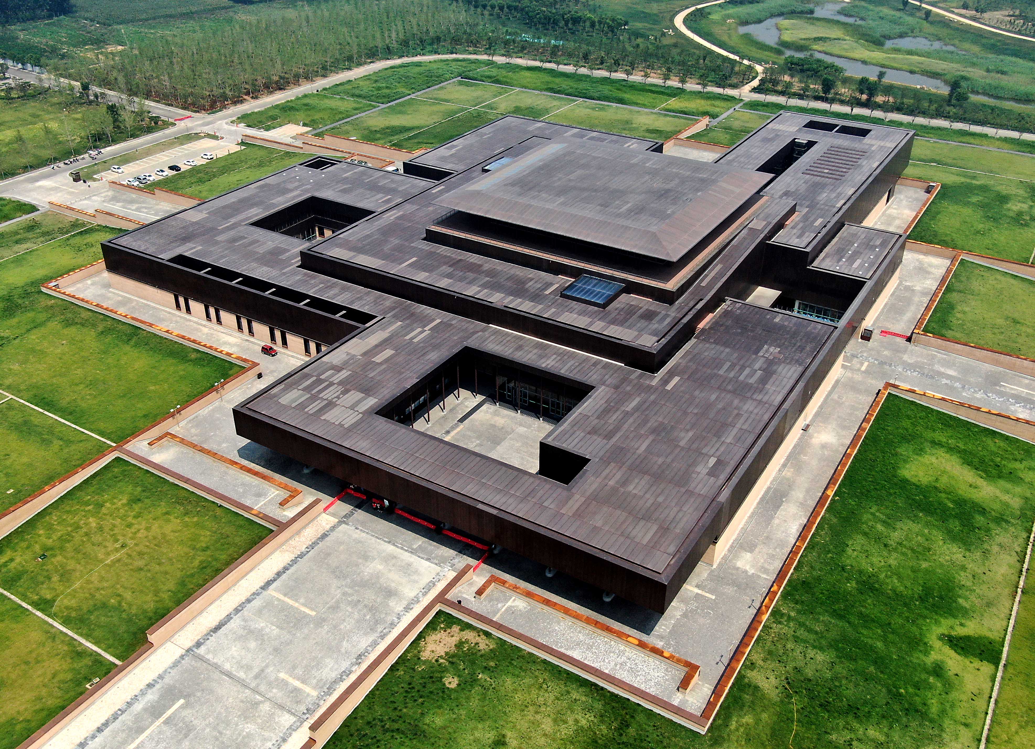 新华社记者 李安 摄"在内部高度发展的同时,二里头文化强力向外大范围