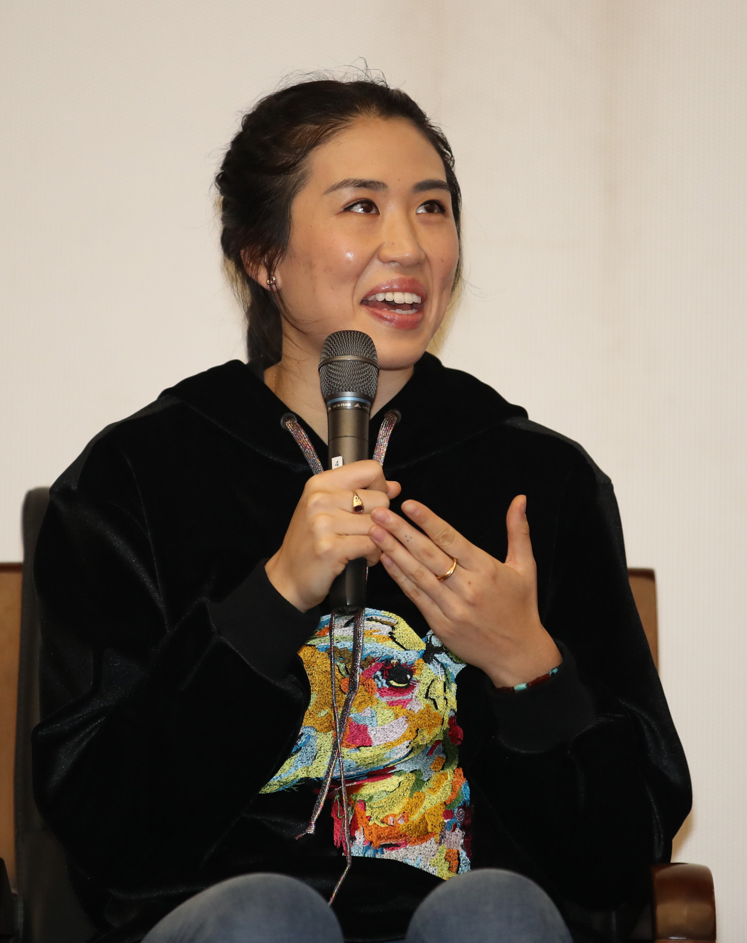 夺冠导演做客新华社分享幕后故事