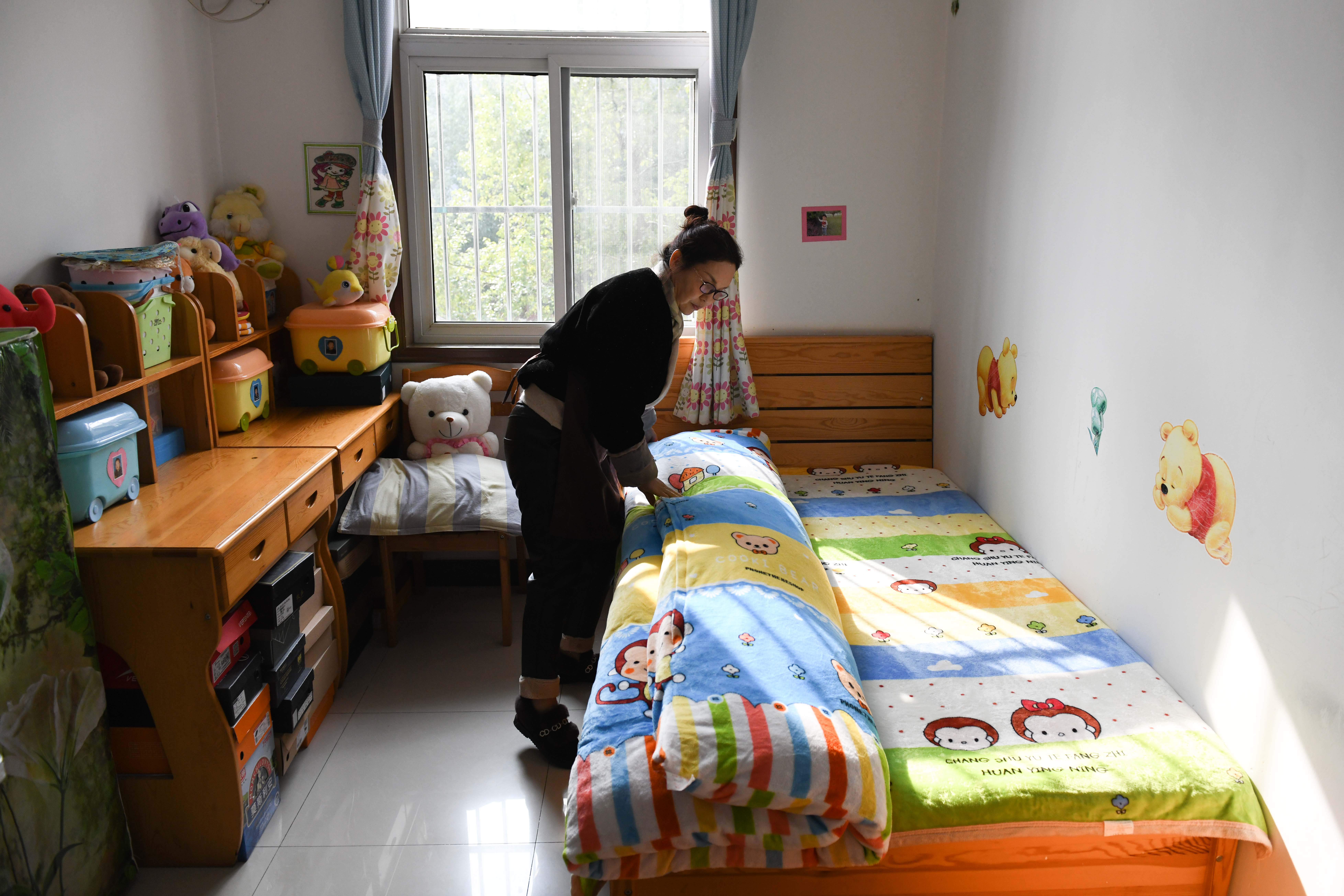 安徽合肥爱心父母住进福利院