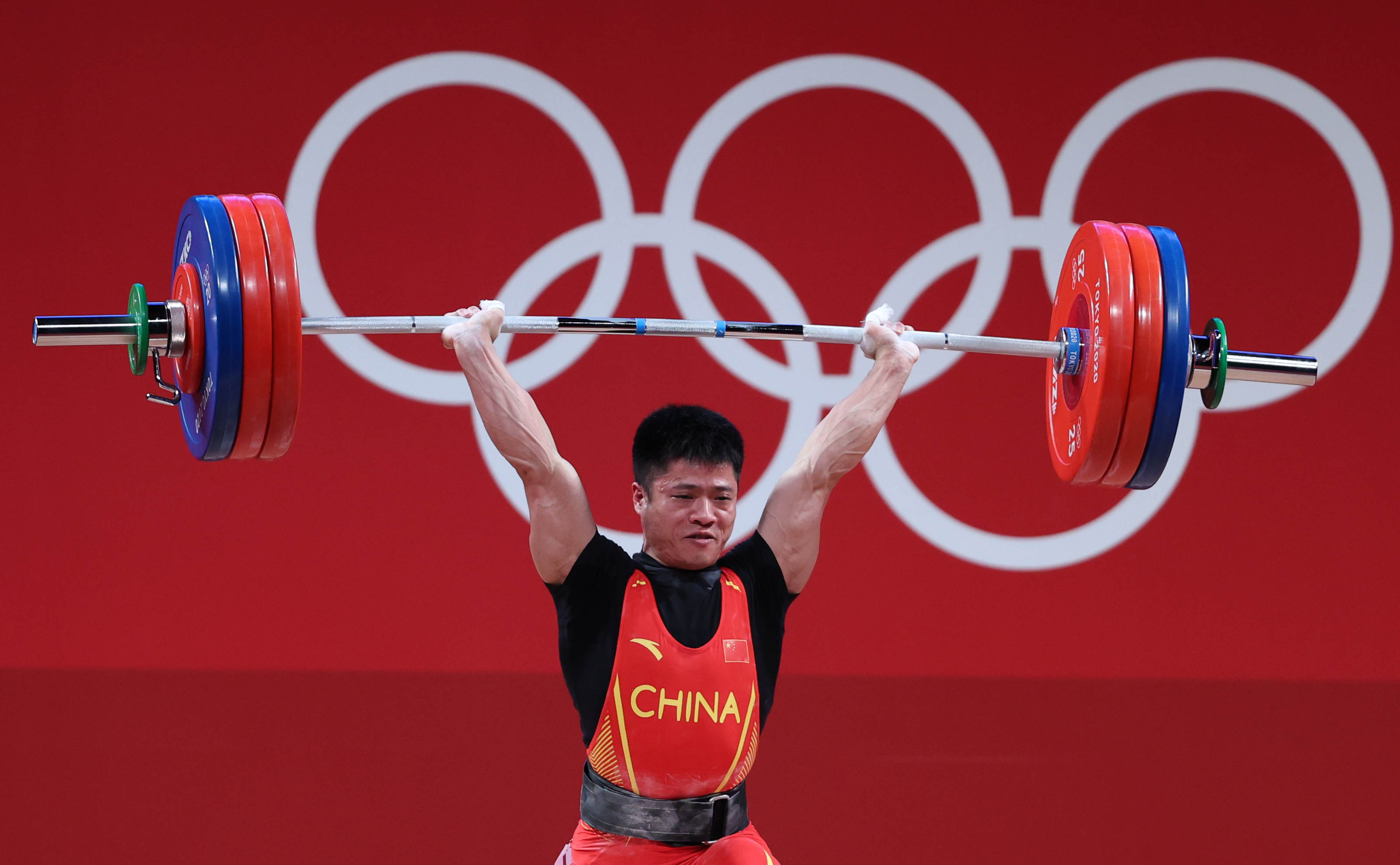 东京奥运会一场完美战术赢来的金牌男子举重61公斤级夺金背后