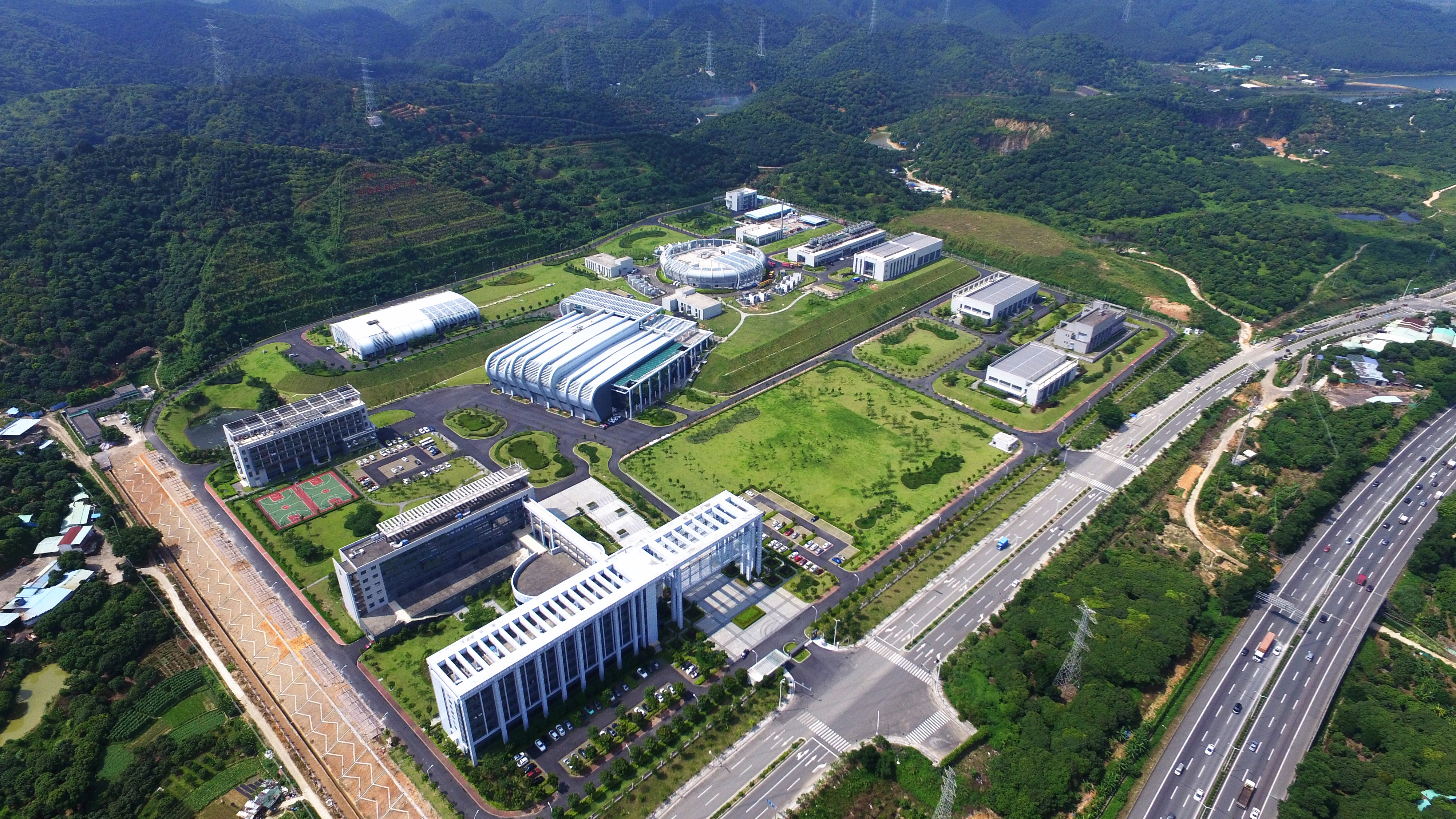 中国散裂中子源成港澳高校科研创新新平台