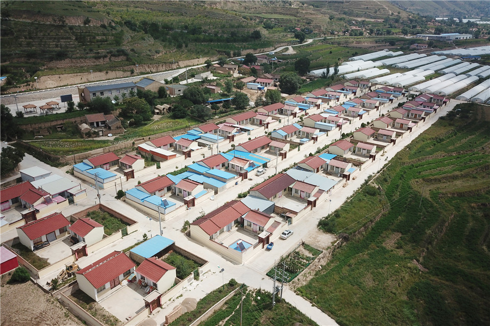 这是会宁县大沟镇厍家弆村一景(8月28日摄,无人机照片).