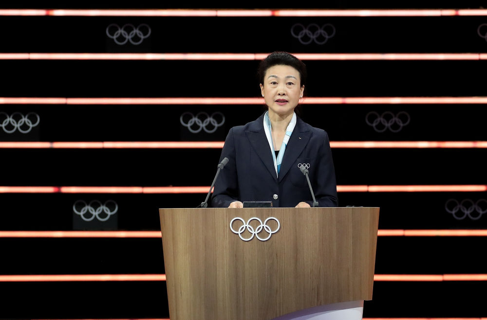 经受住考验的冠军才是真正的冠军专访全国人大代表李玲蔚