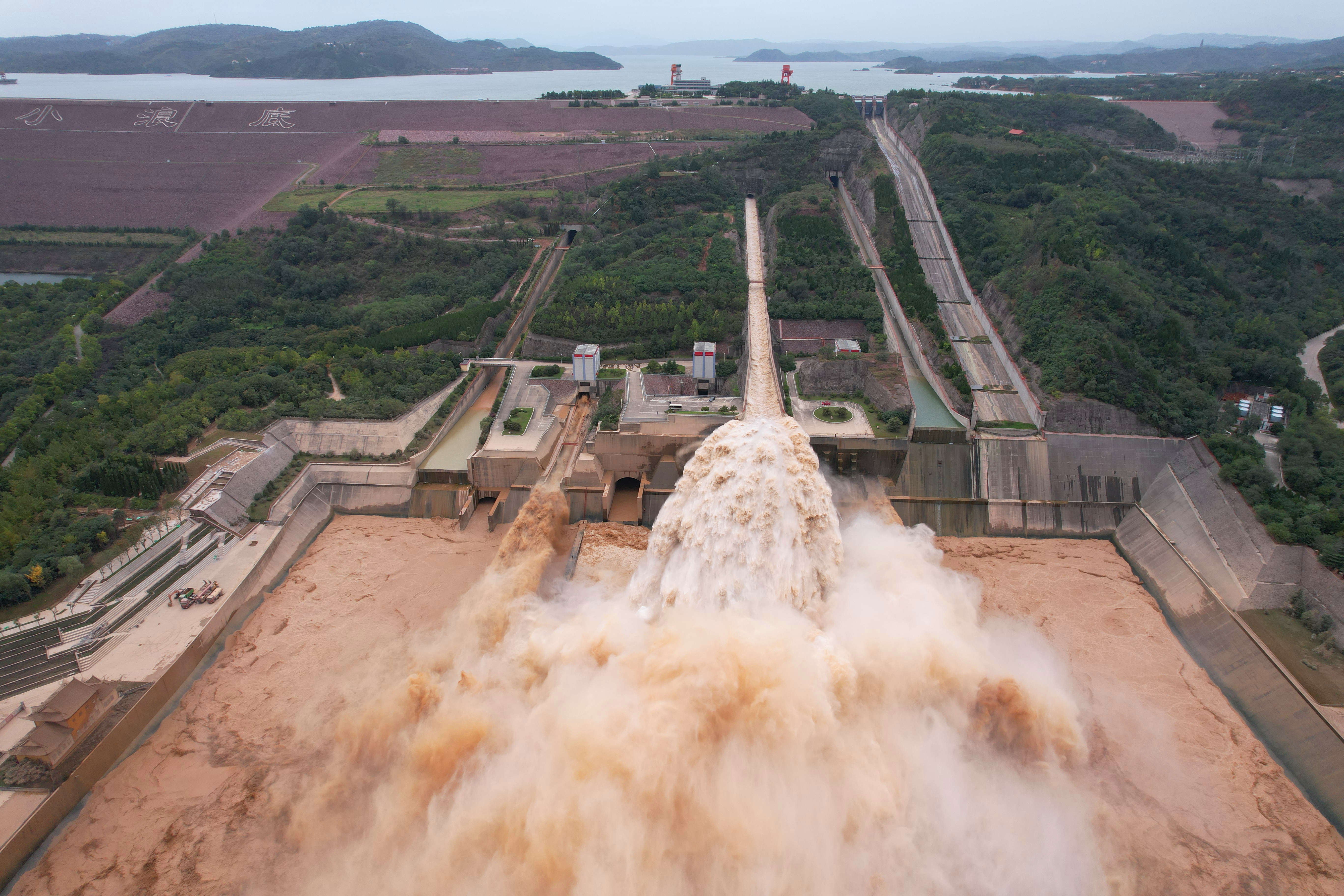 黄河小浪底水库秋汛防洪目击记