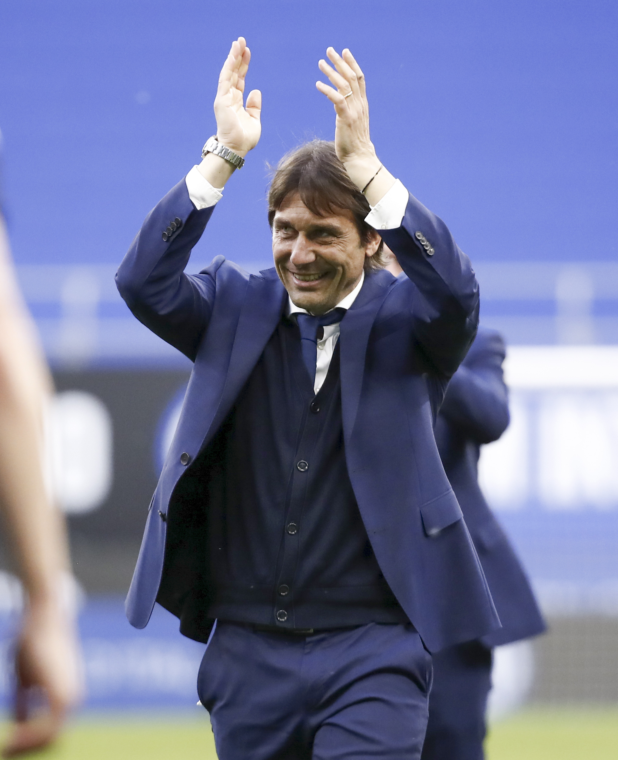 英超孔蒂出任热刺主帅