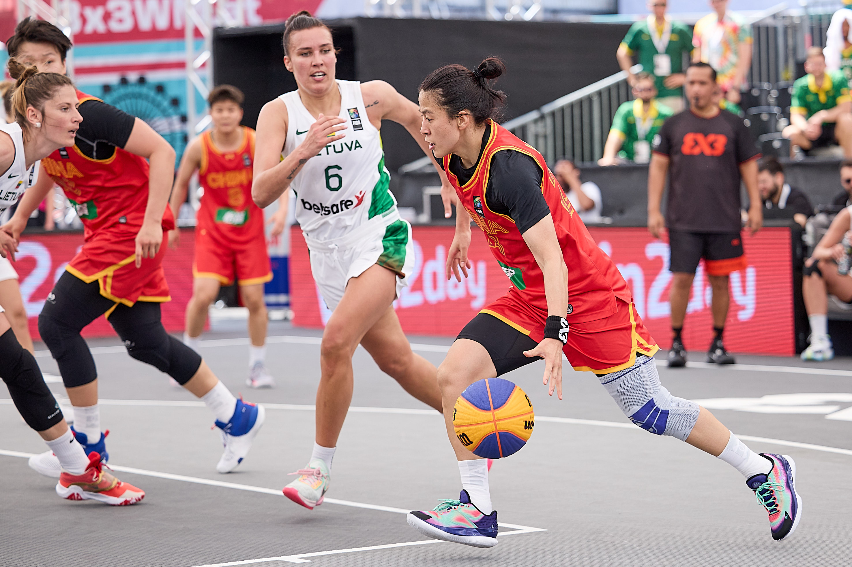三人篮球世界杯:中国女篮两连胜起航 