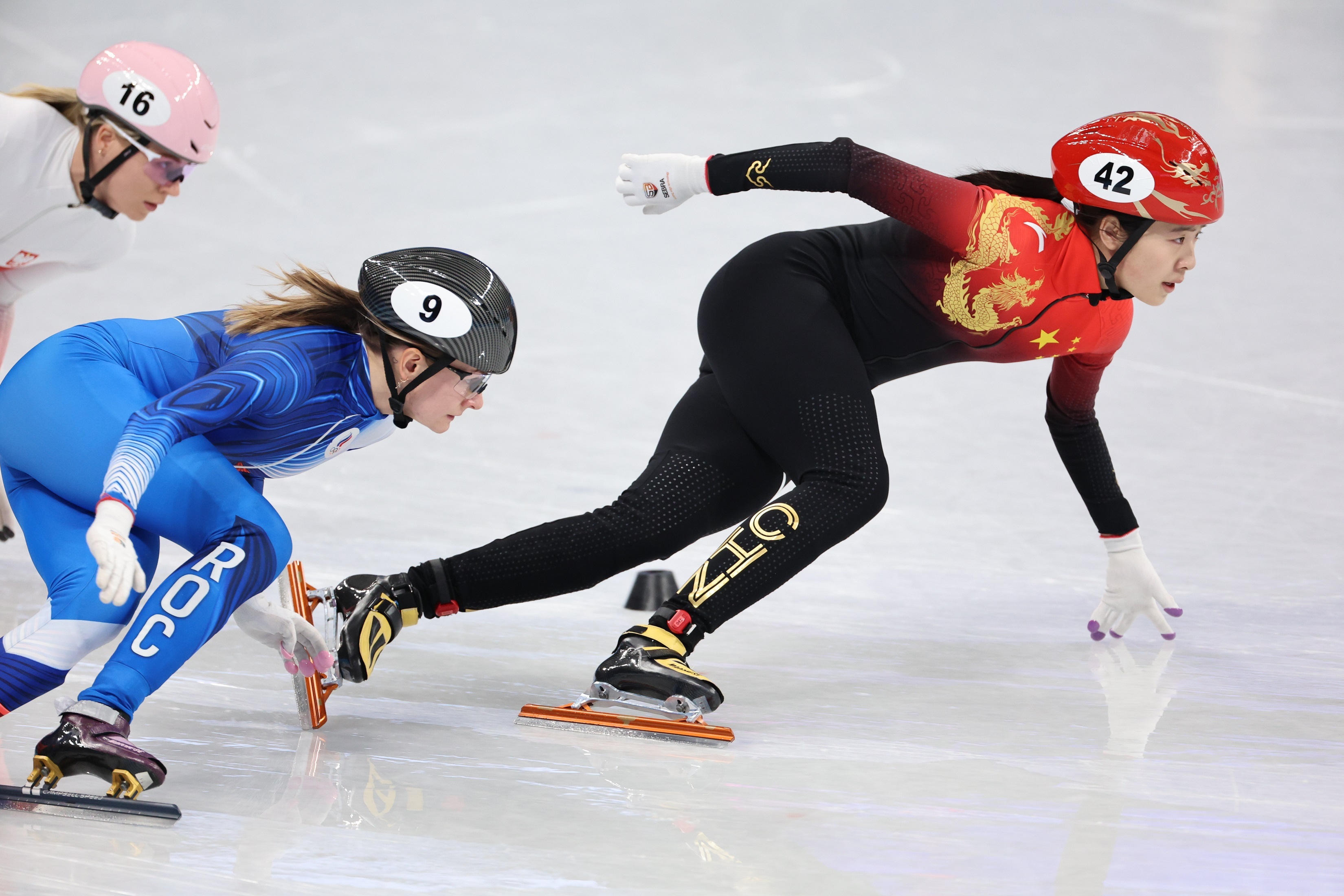 短道速滑女运动员大腿图片