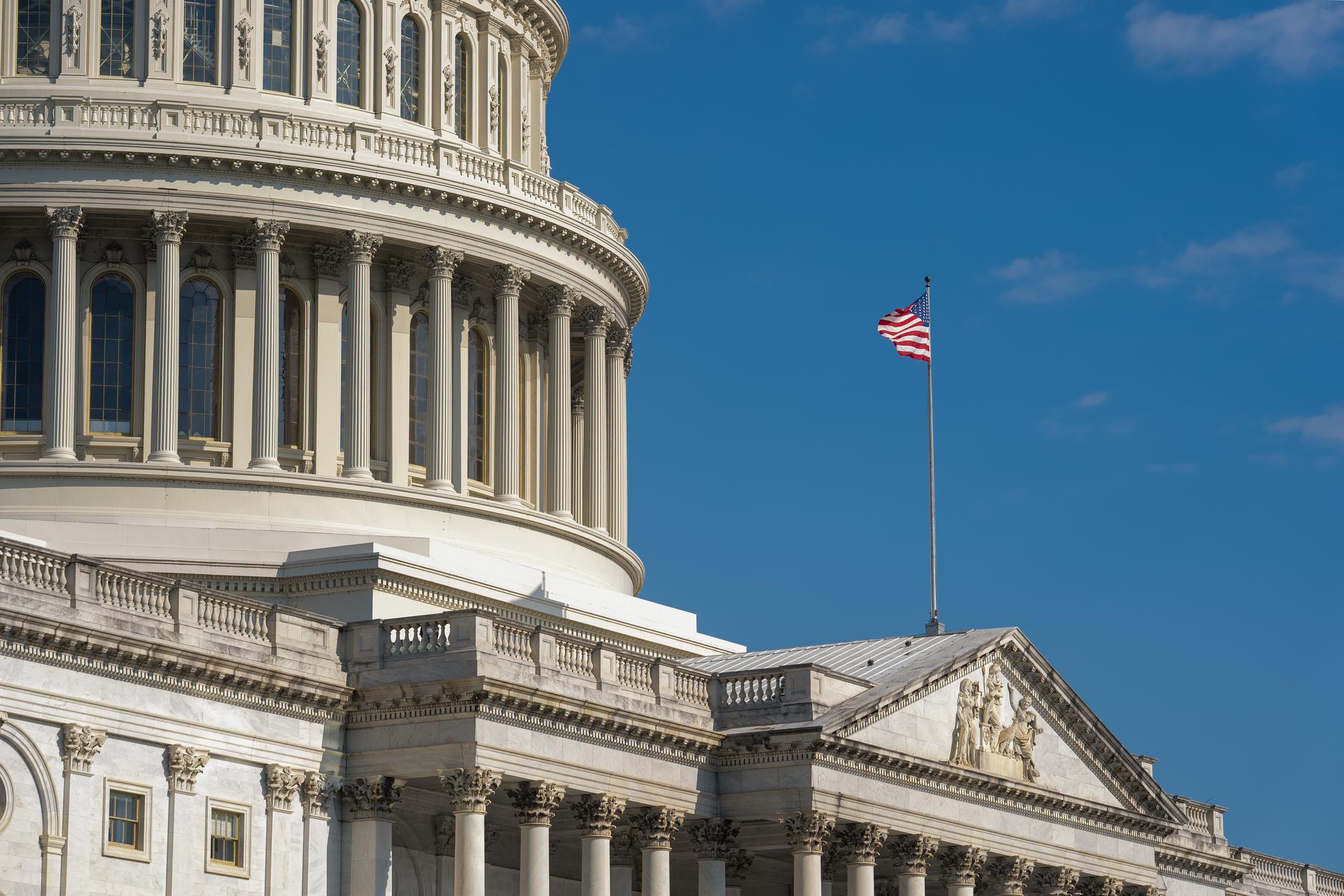 为中期选举夺席位美国两党不约而同想到一个“小动作”