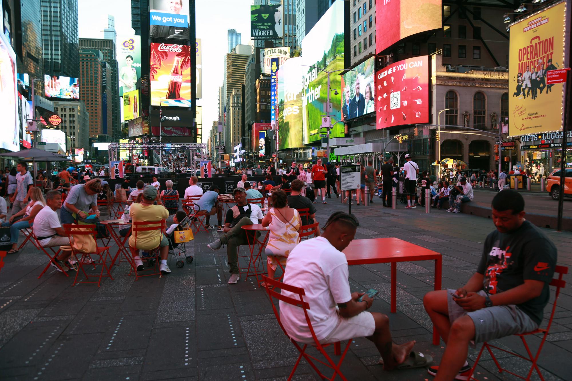 纽约时报广场发生枪击3人受伤