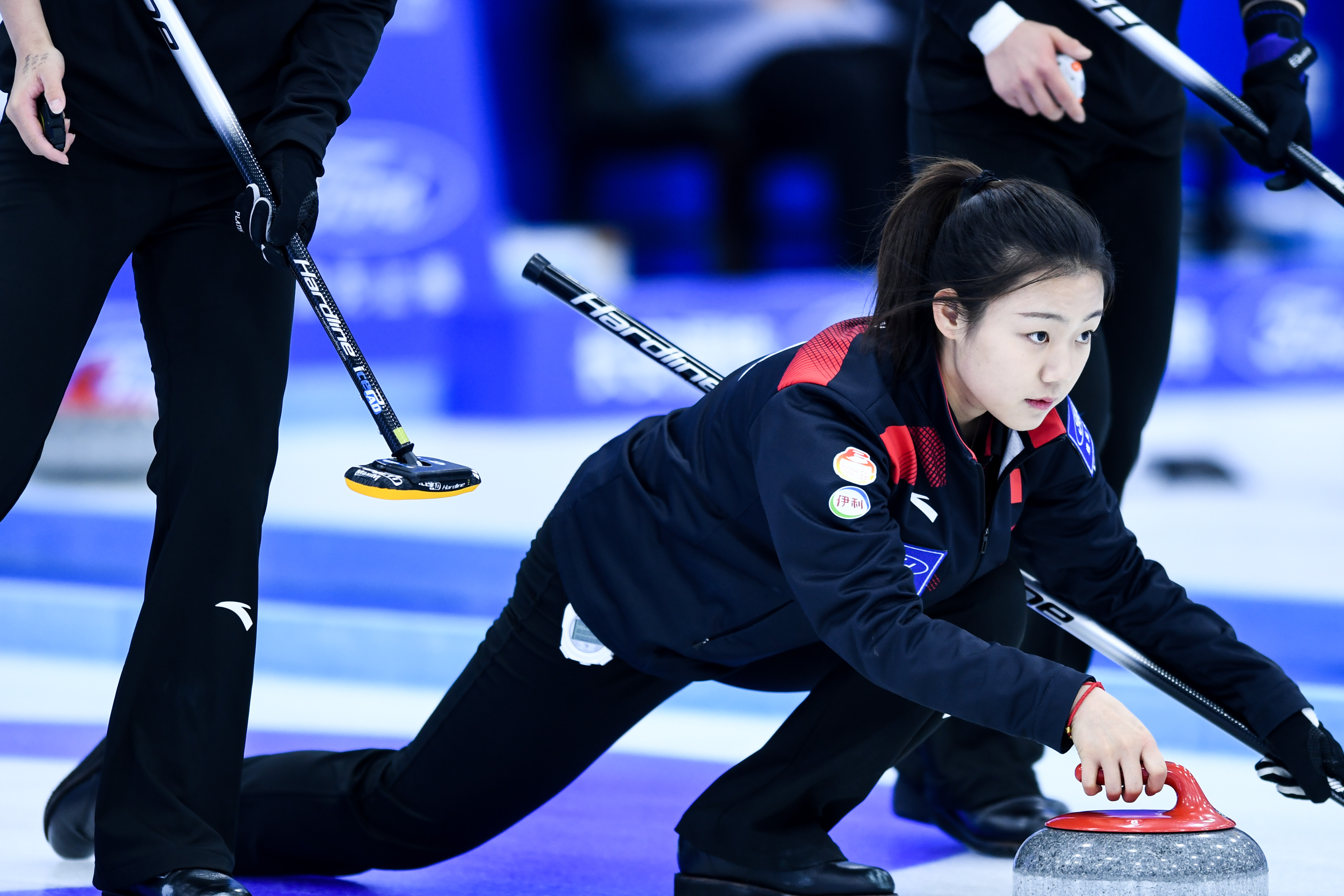 北京冬奥会冰壶中国女队00后队长韩雨全队状态好不紧张