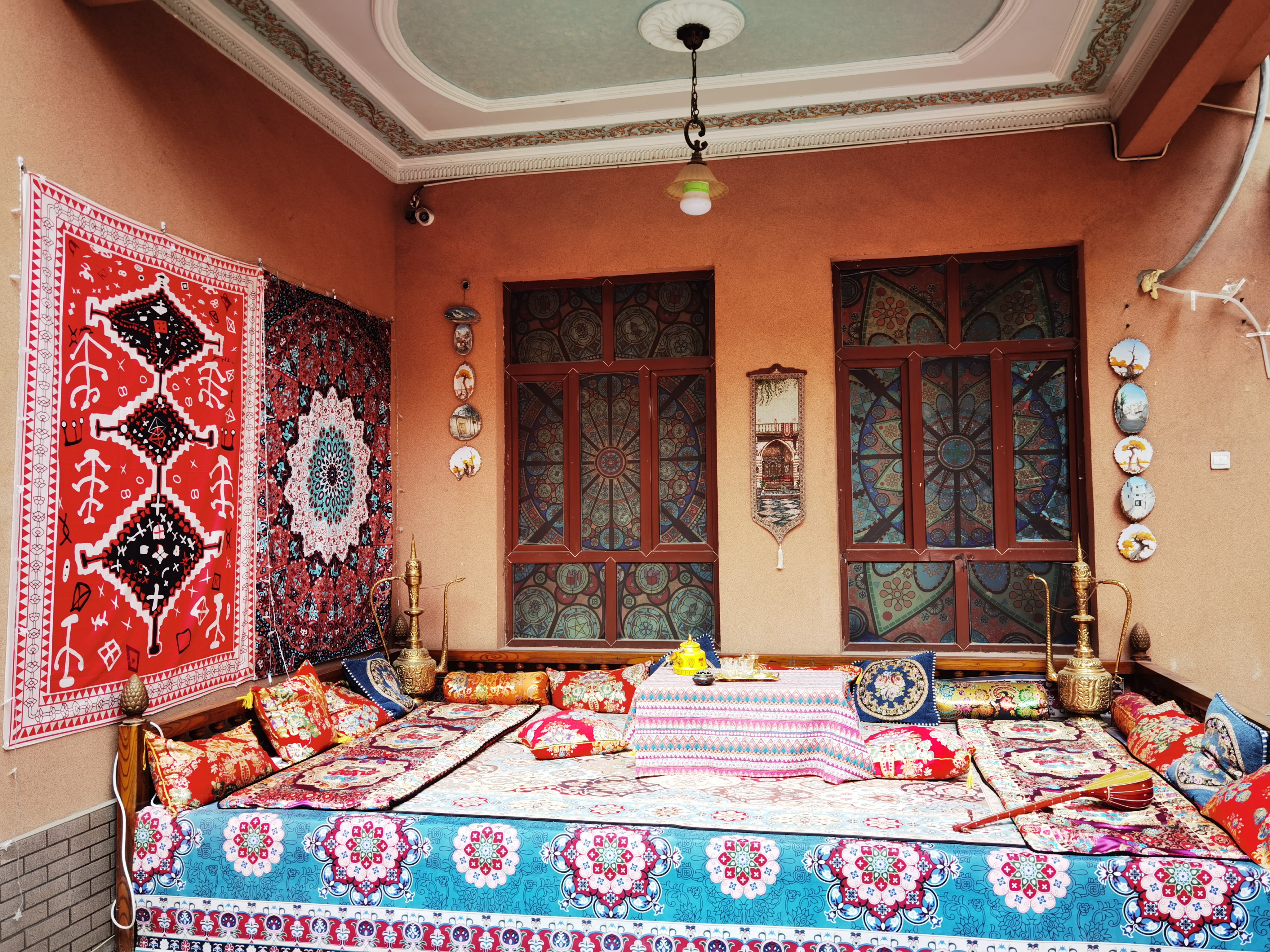 这是李建辉在喀什古城内所开民宿的内景(3月21日摄).