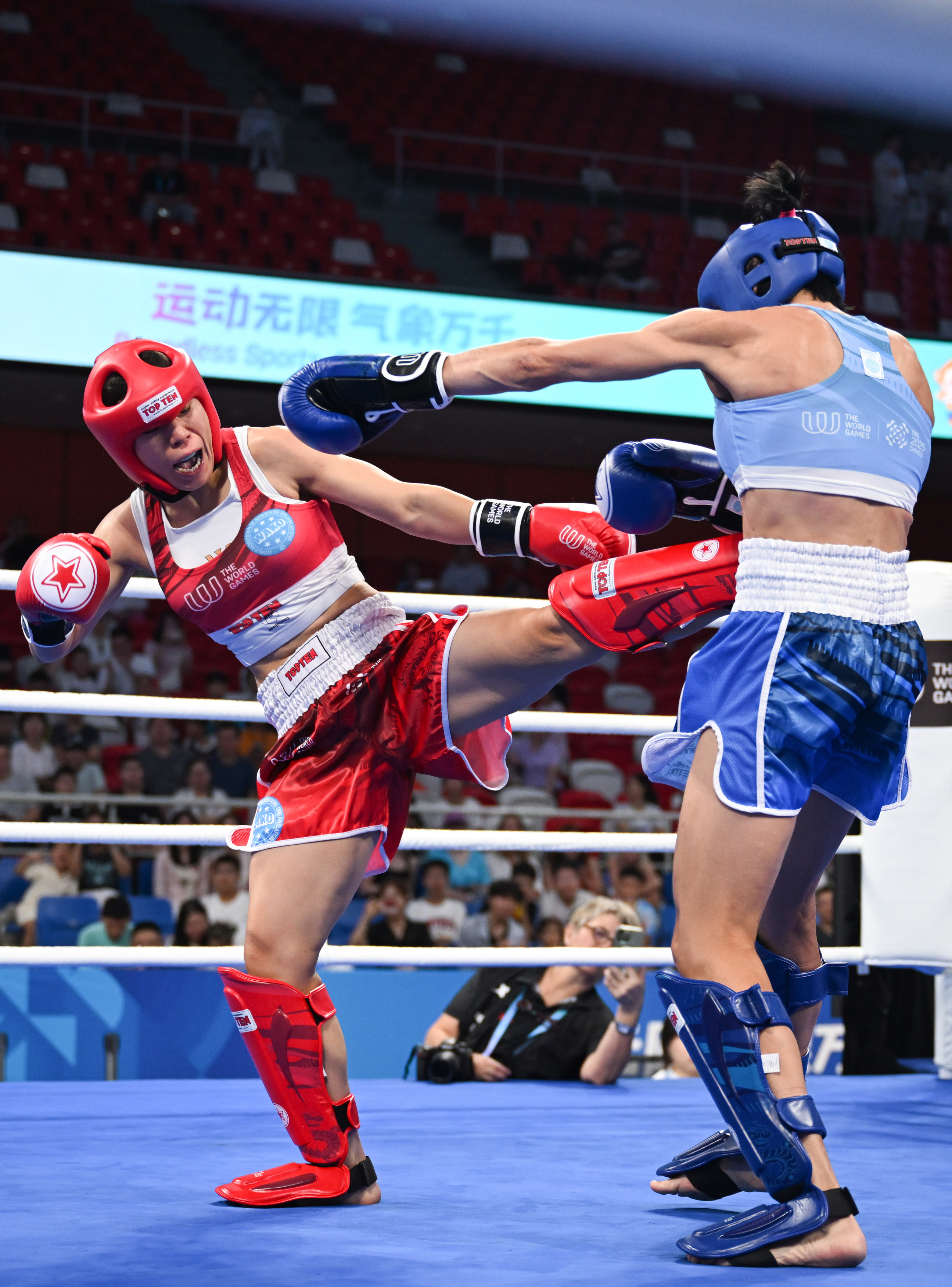 成都世运会｜一边是擂台，一边是榻榻米