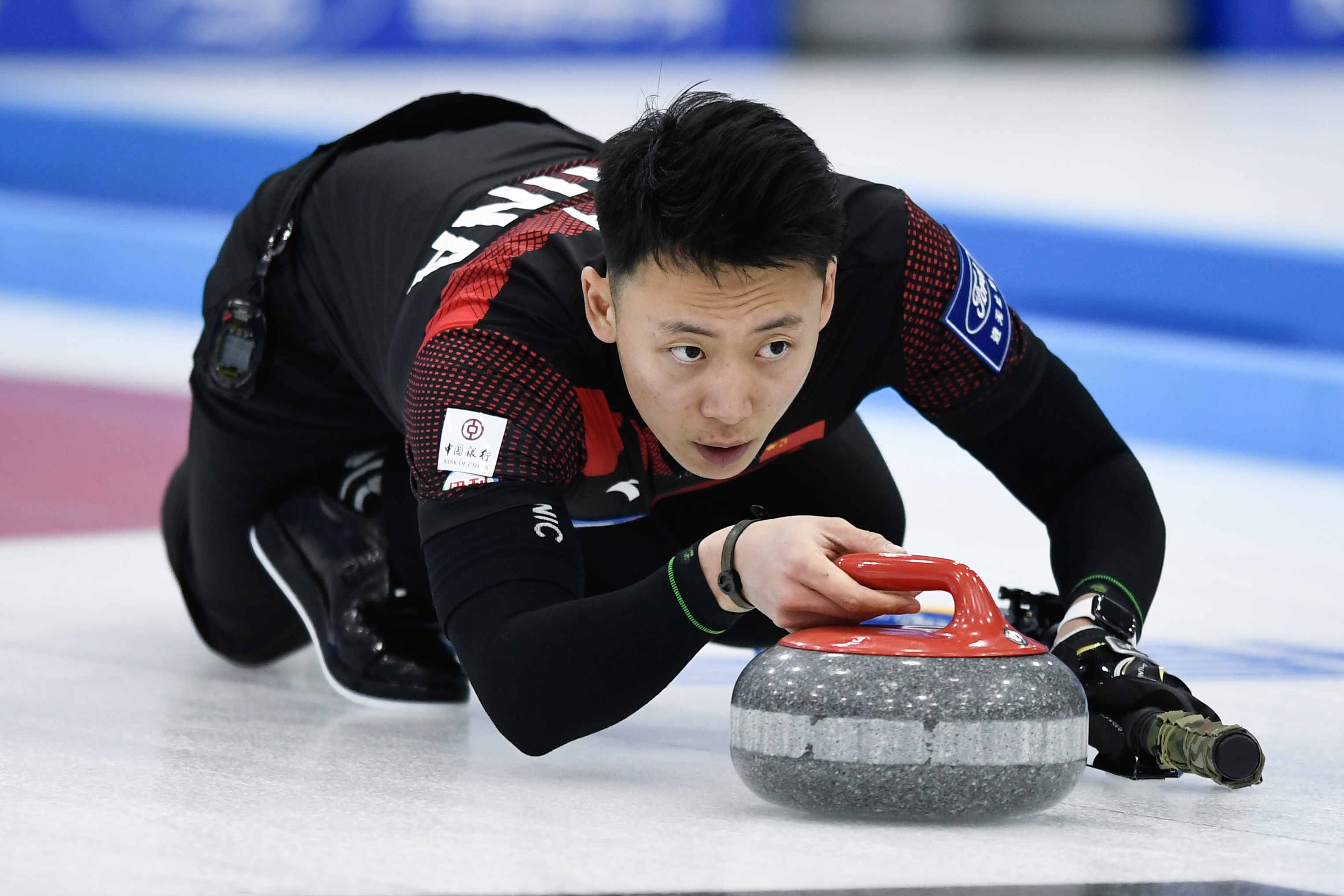 新华社记者张龙摄北京冬奥会冰壶比赛设男,女四人和混双三个项目,每个