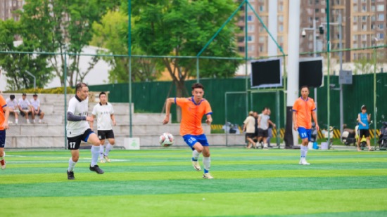 江苏超级足球联赛官网 - 2025赛季赛程+积分榜+视频直播崇川队与如东队：激情四溢的秋季业余足球淘汰赛即将上演！