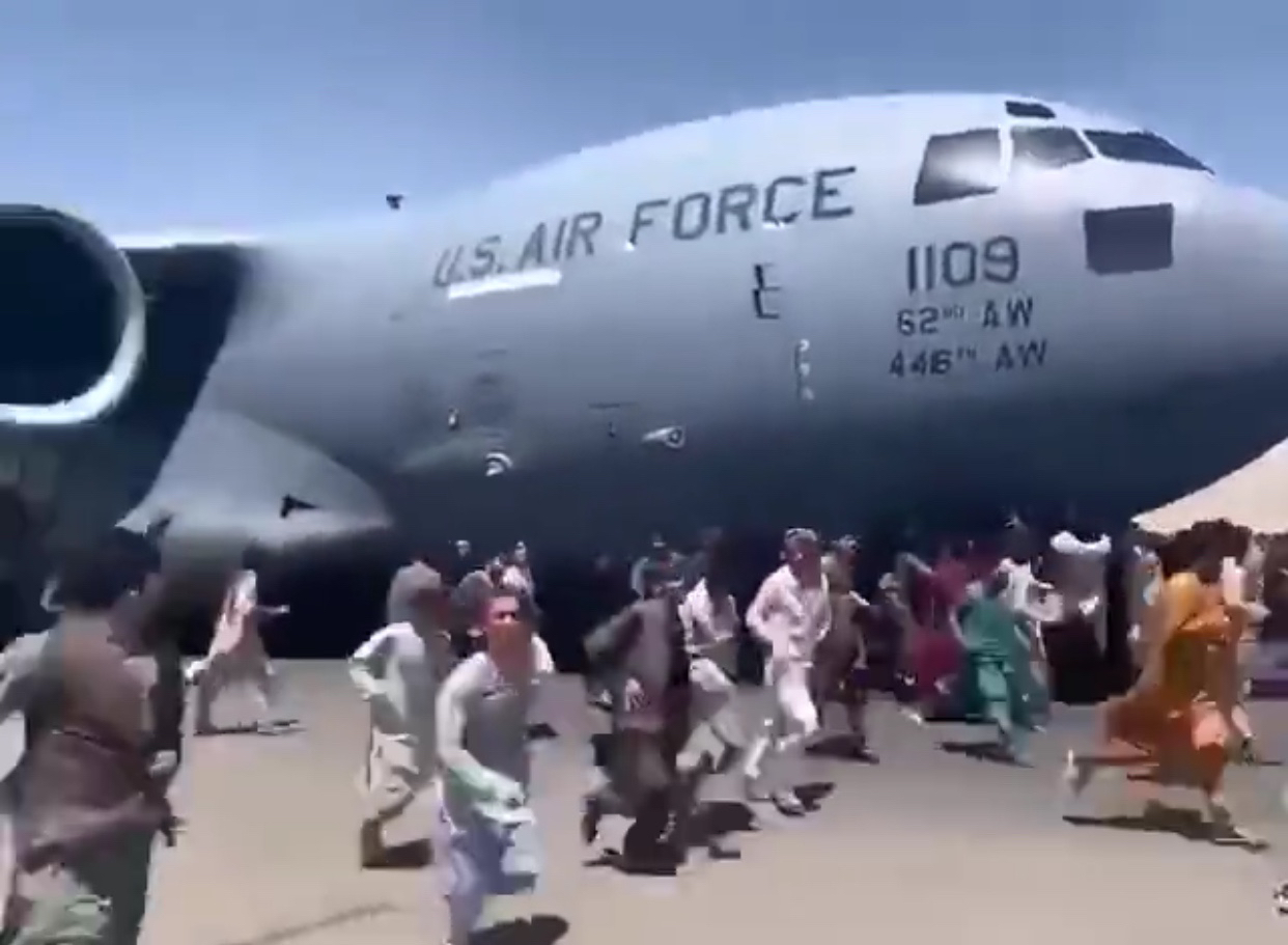 阿富汗作战和民航飞机和机场 编辑类库存图片. 图片 包括有 平民, 保护, 喀布尔, 日落, 冲突, 赫拉克勒斯 - 116642079