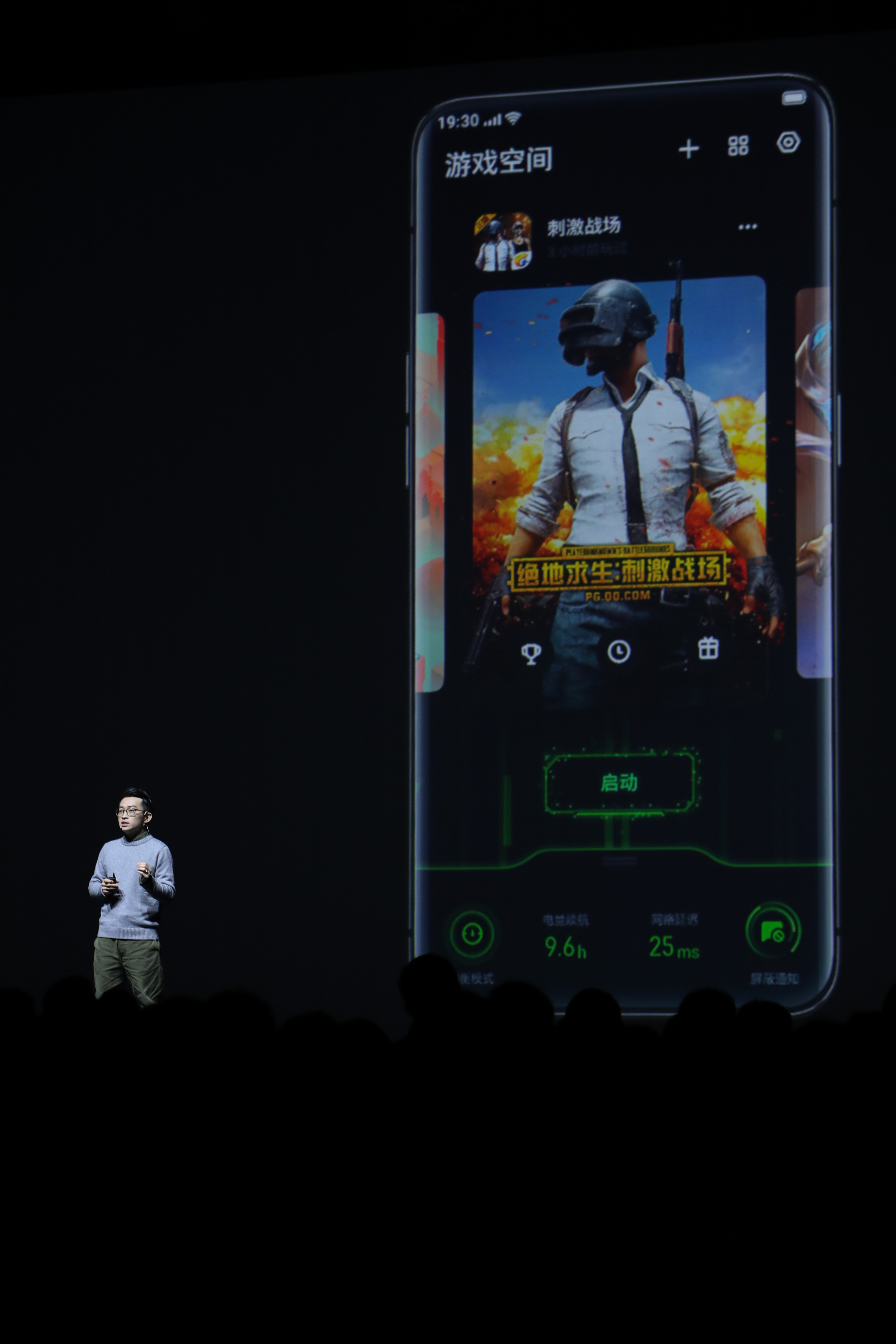 AI当道 手机圈战火从硬件烧到了软件