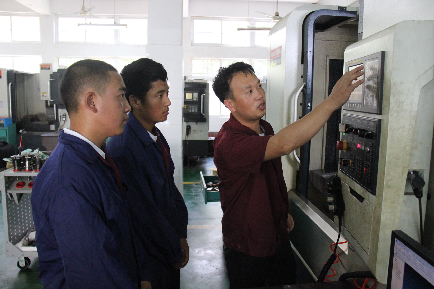 石岩数控模具学校