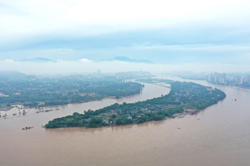 四川乐山三江汇流处 水位较洪峰时已下降近4米