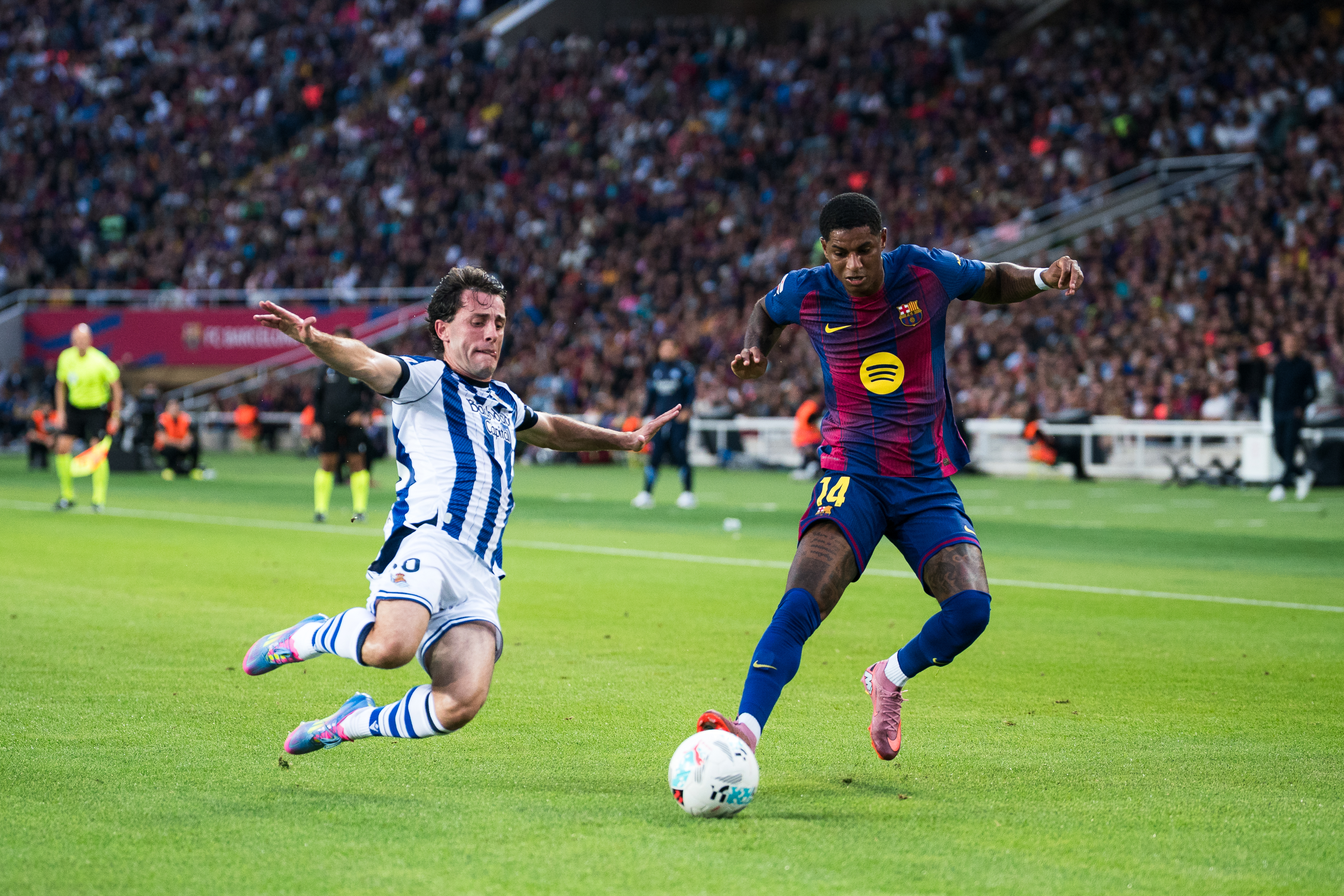 西甲｜巴萨逆转皇家社会登顶联赛积分榜