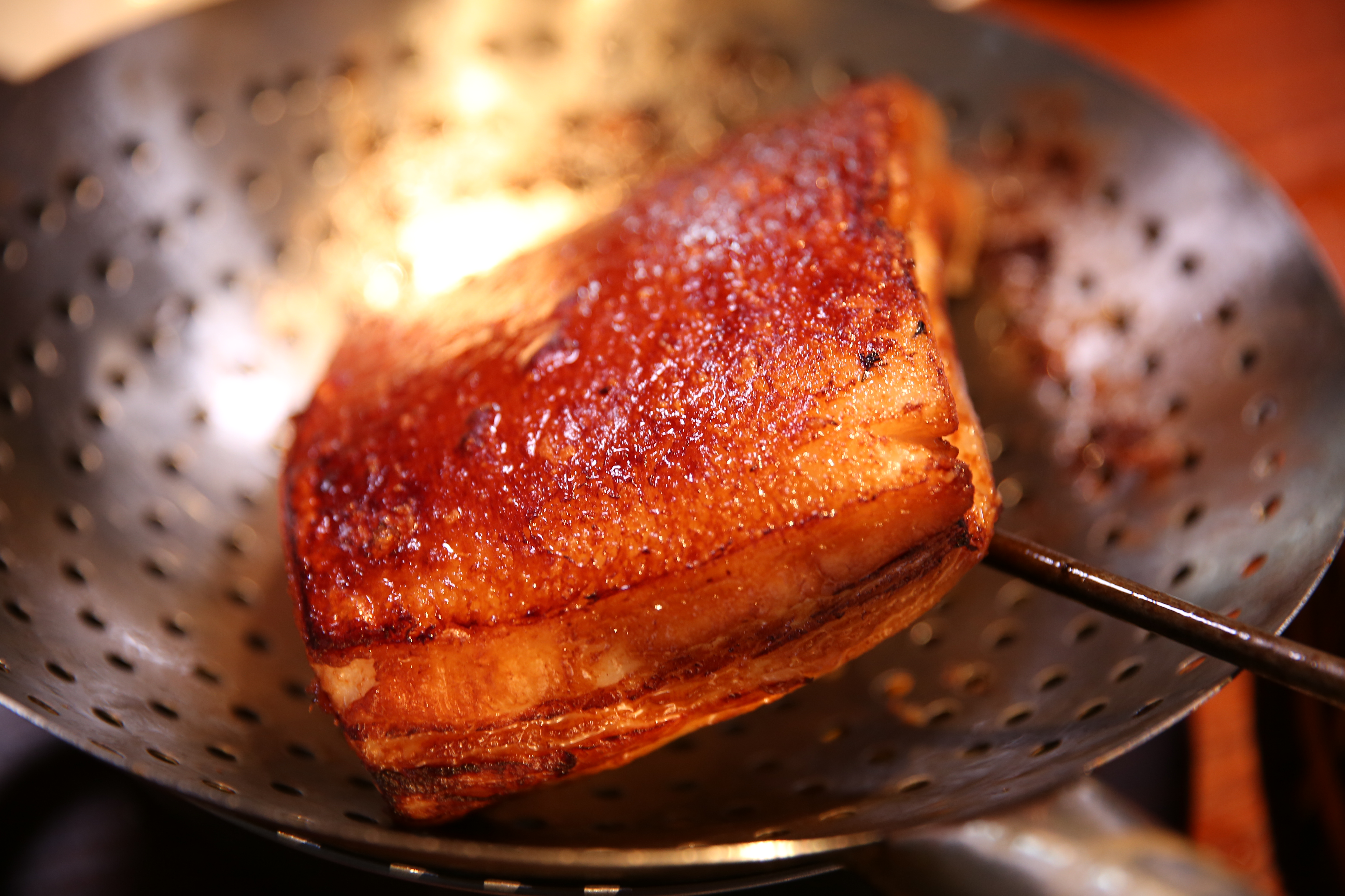 听非遗晒年货十八道工序只为蒸出一碗非遗美食赤土扣肉