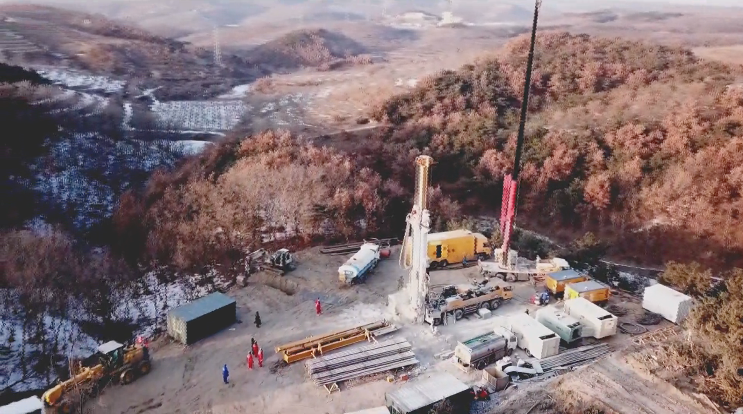 新华视点山东笏山金矿爆炸事故救援不停就有希望