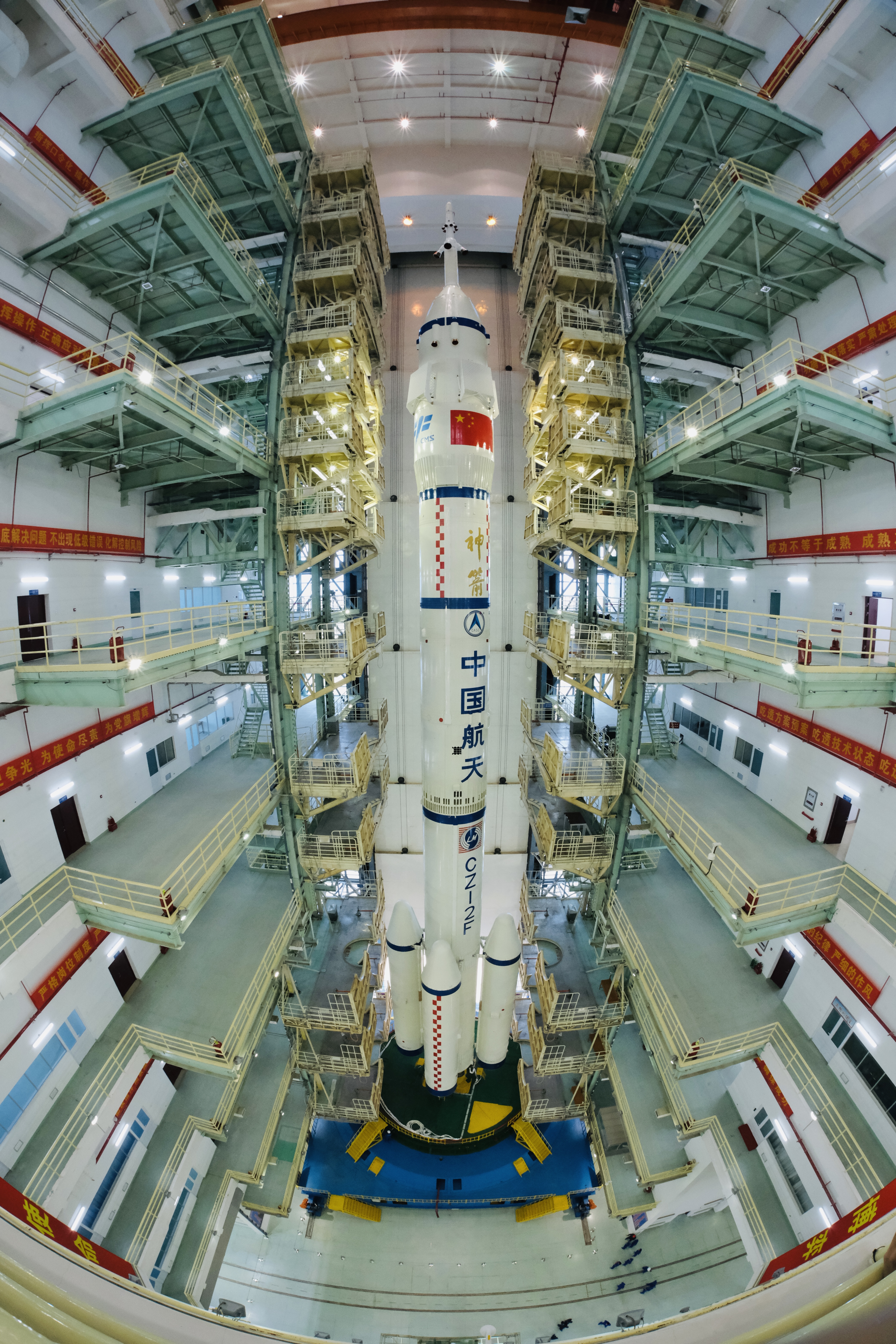 在之前的总体设计方案上不断升级,采用全新的信息技术,让中国空间站有