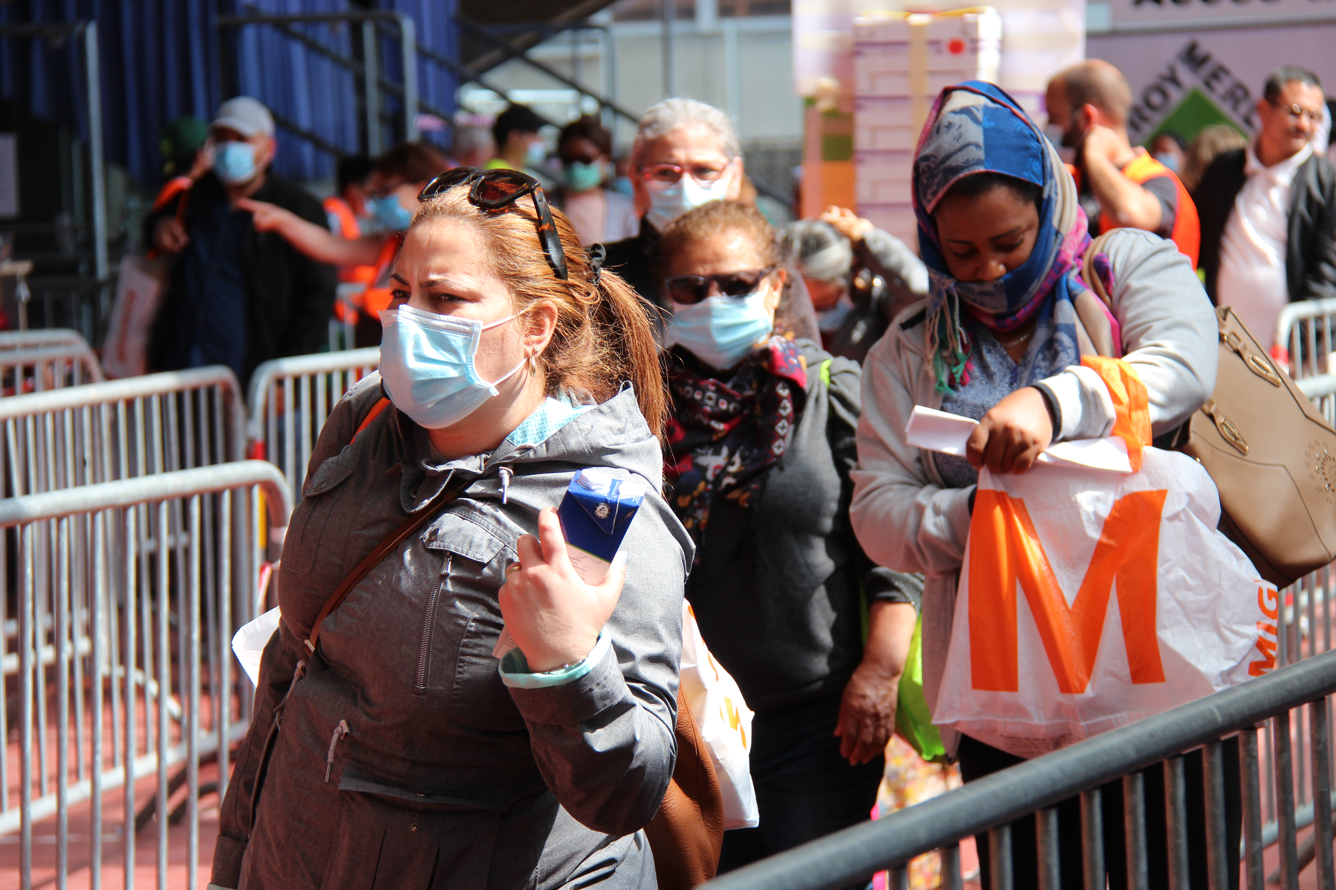 瑞士公益组织免费帮助受新冠疫情影响的人