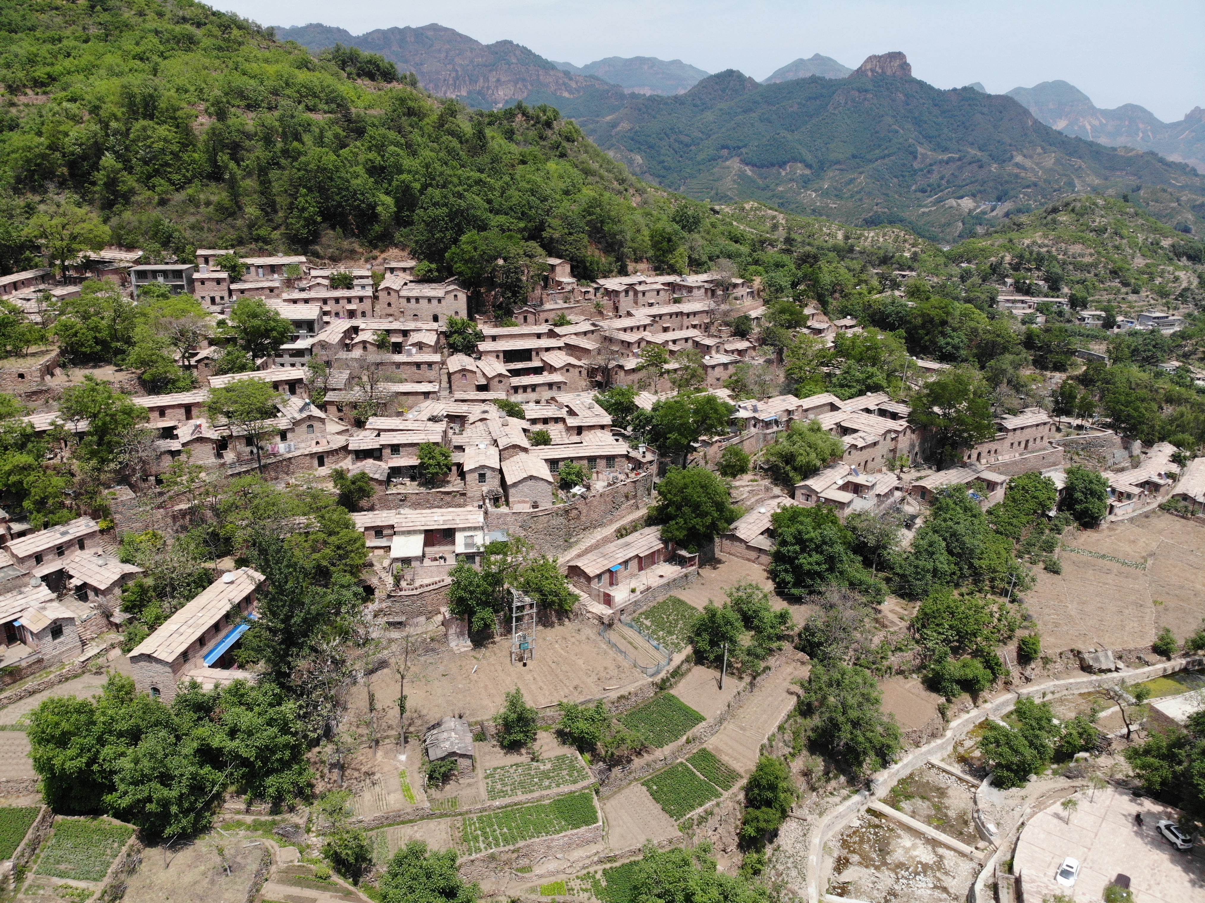 两英圆山村的照片图片