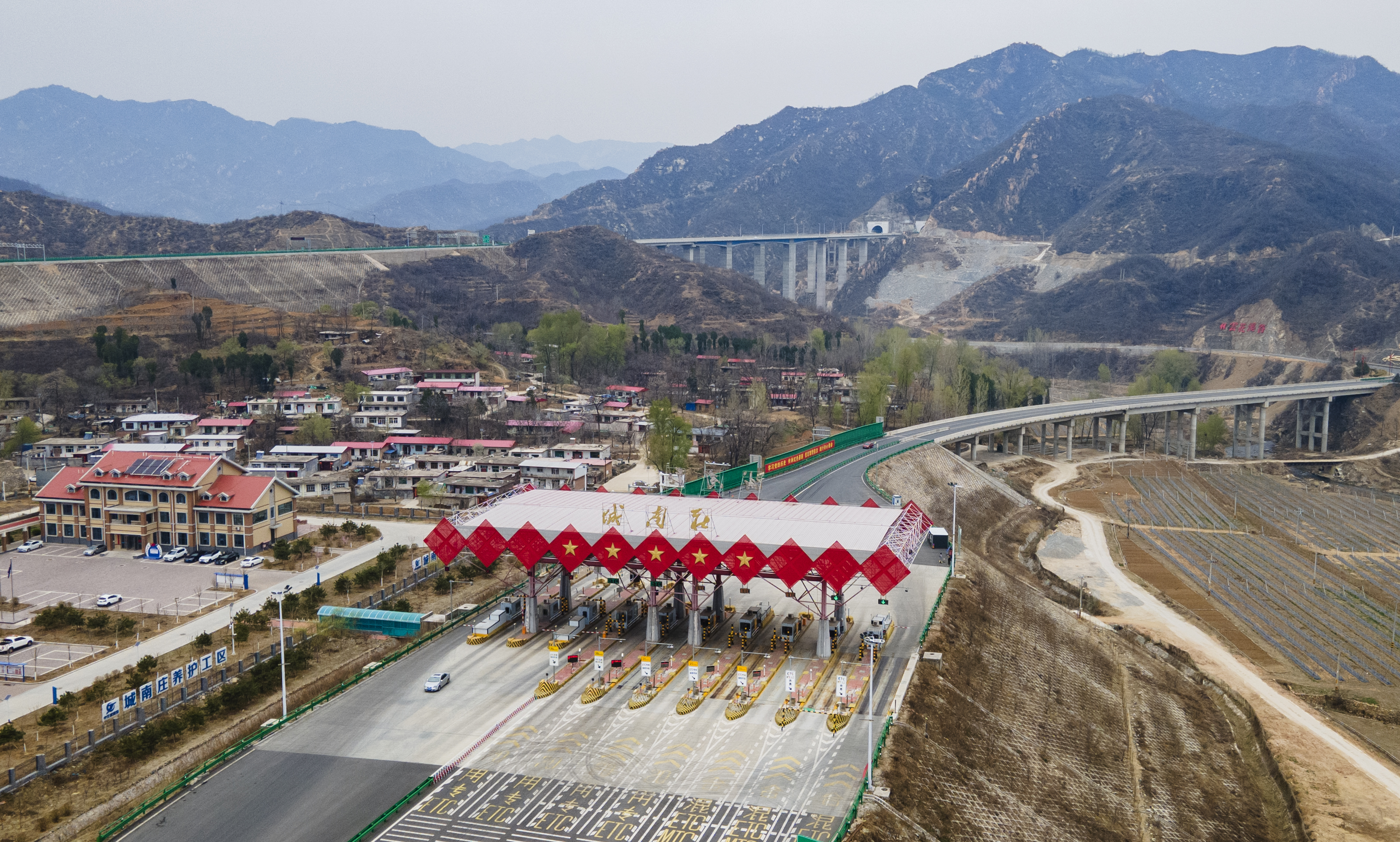 北起北京门头沟,南接河南林州,一条680公里长的太行山高速公路南北
