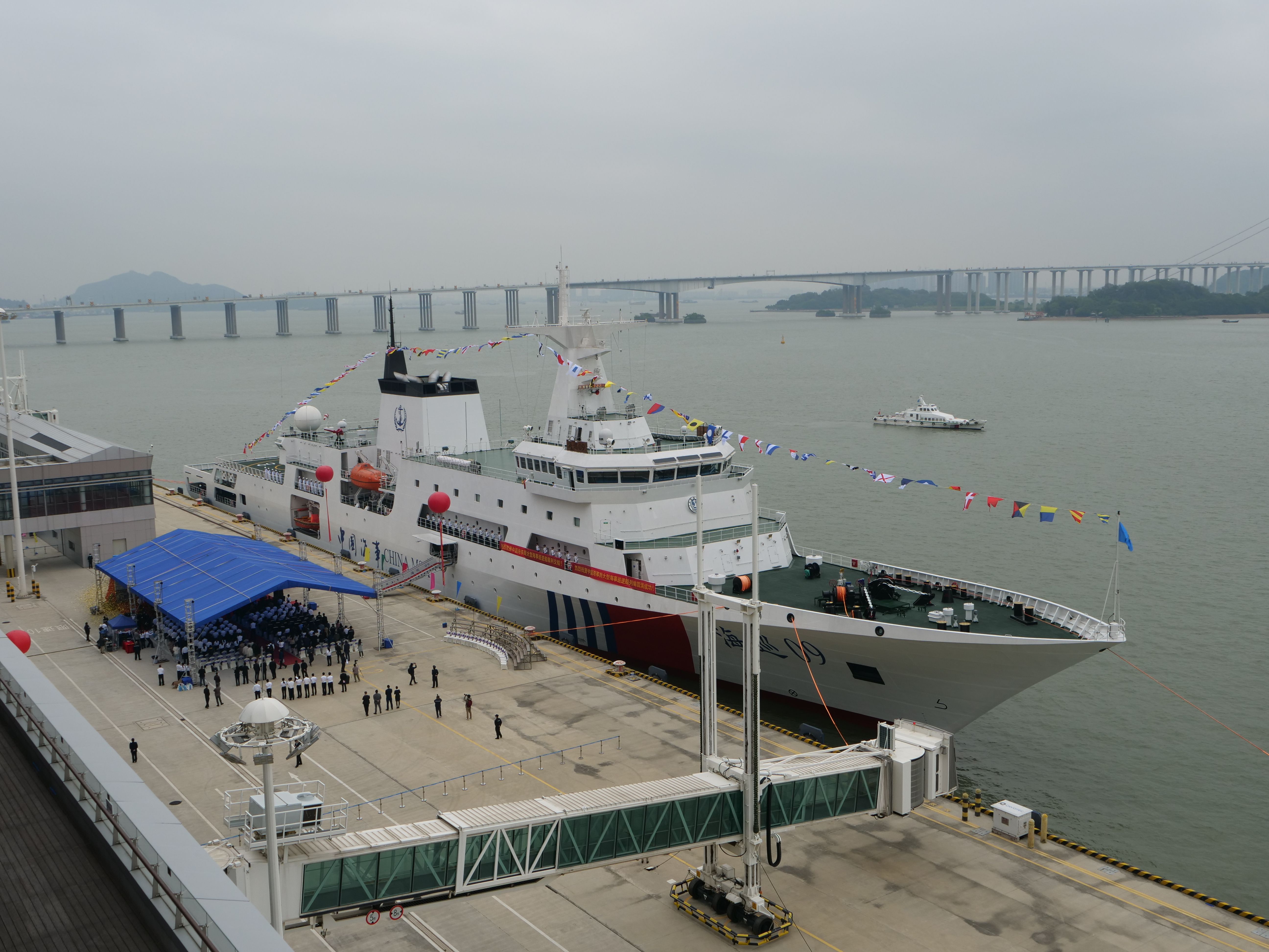 万吨级海事巡逻船海巡09轮列编