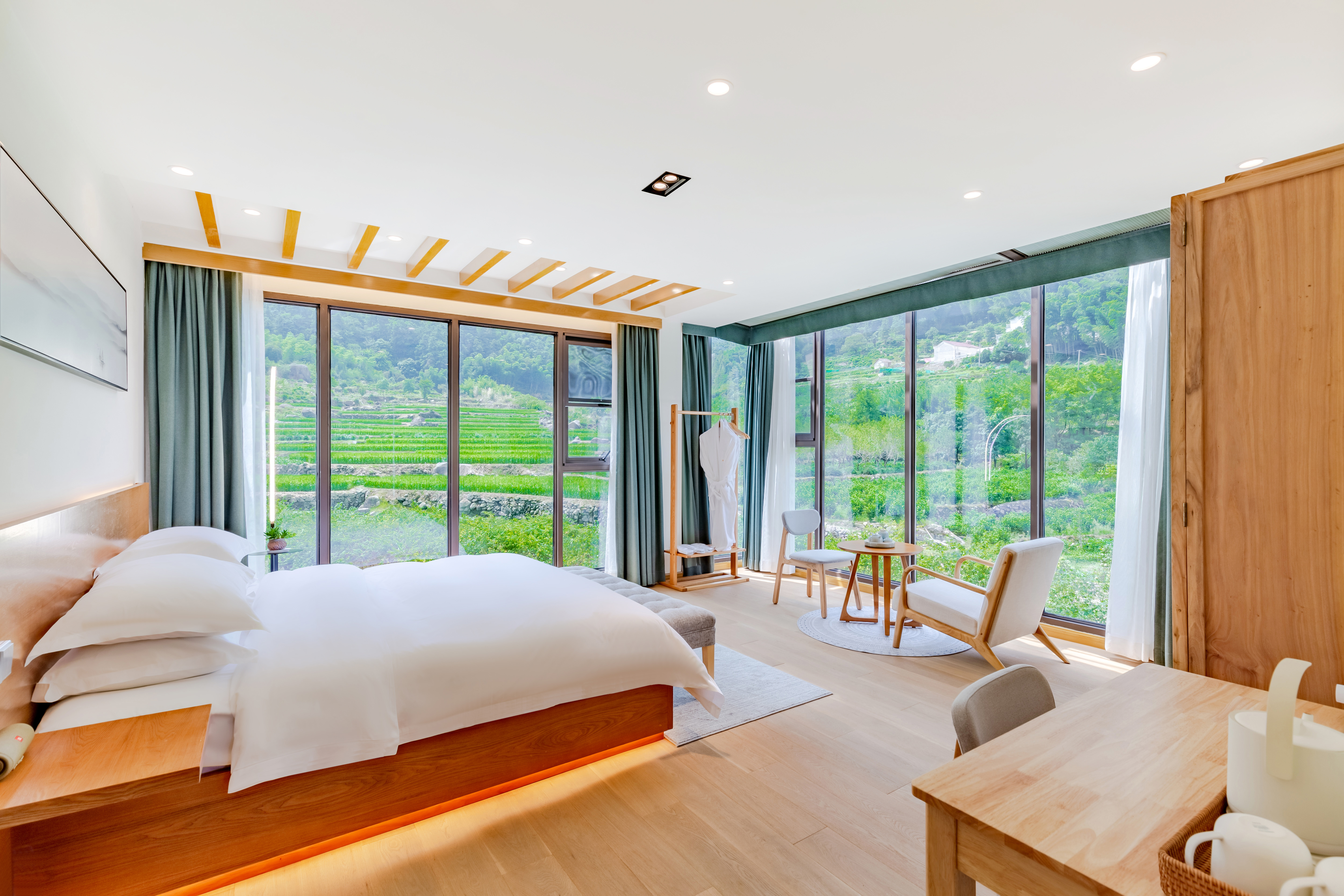 山外引进一批,山里培育一批,青阳县正积极打造民宿集群,提升民宿服务