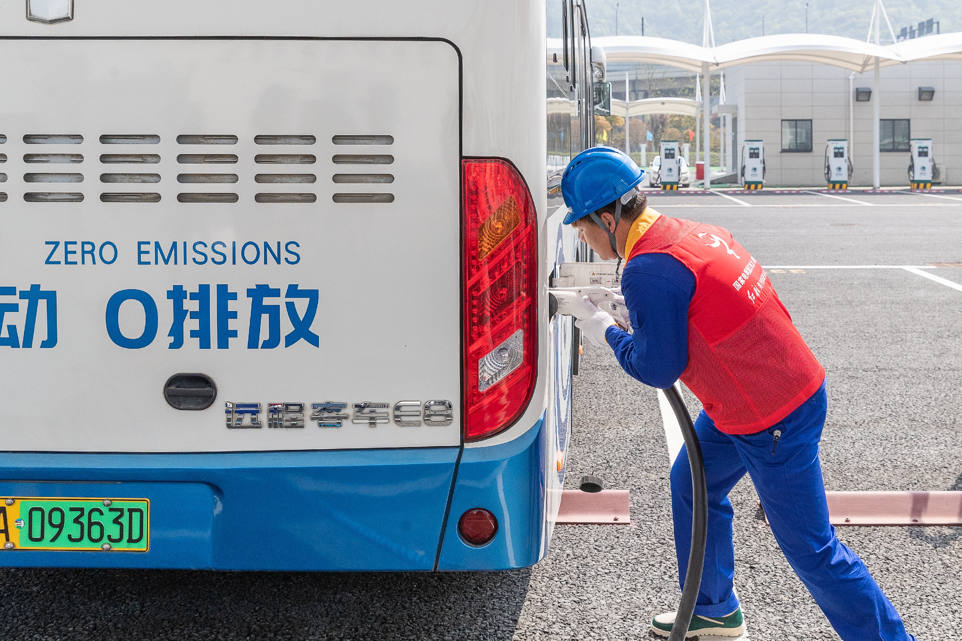 杭州上线智慧公交充电站每年可实现碳减排约1万吨