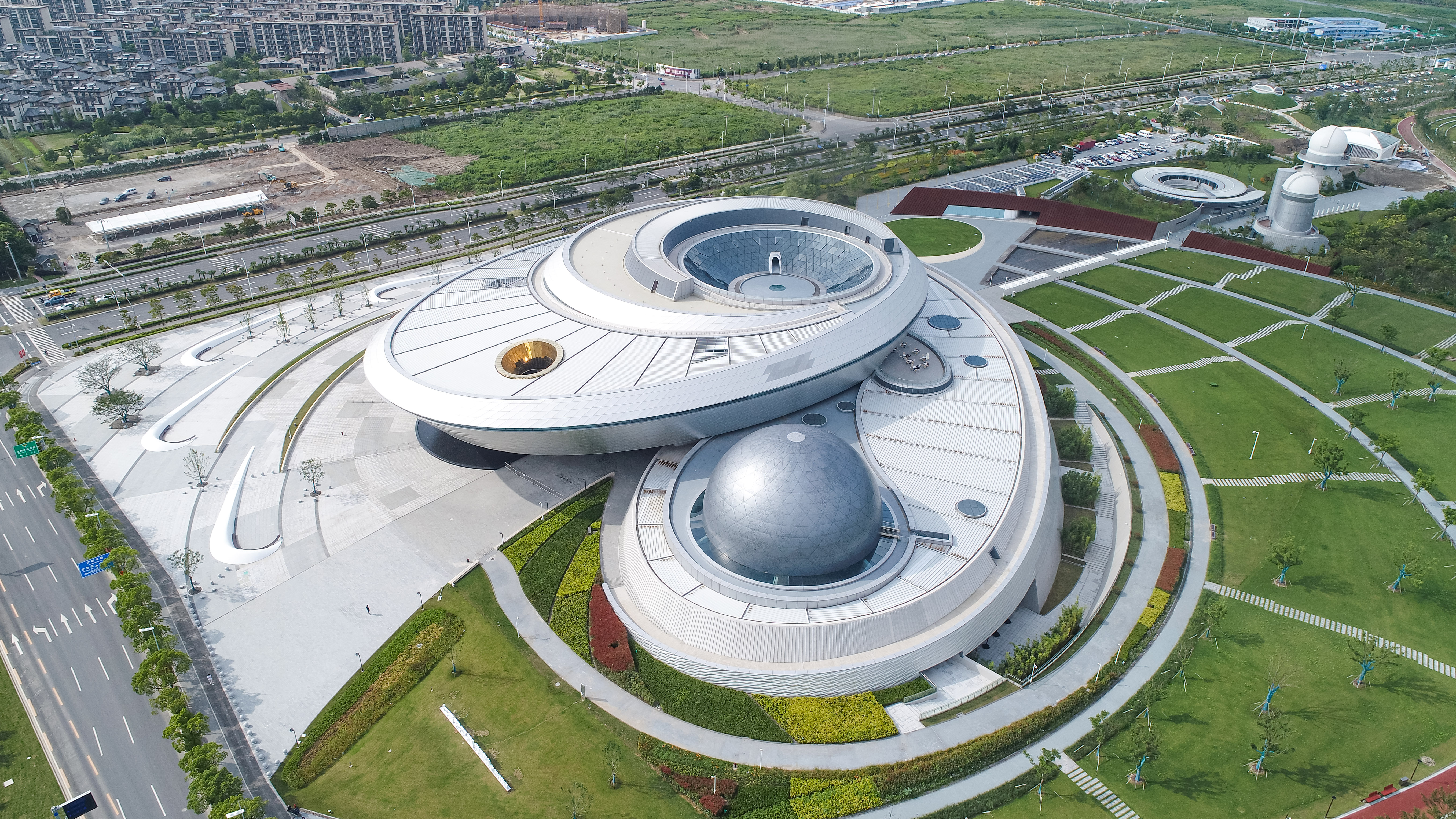 新华全媒全球建筑规模最大天文馆上海天文馆开馆