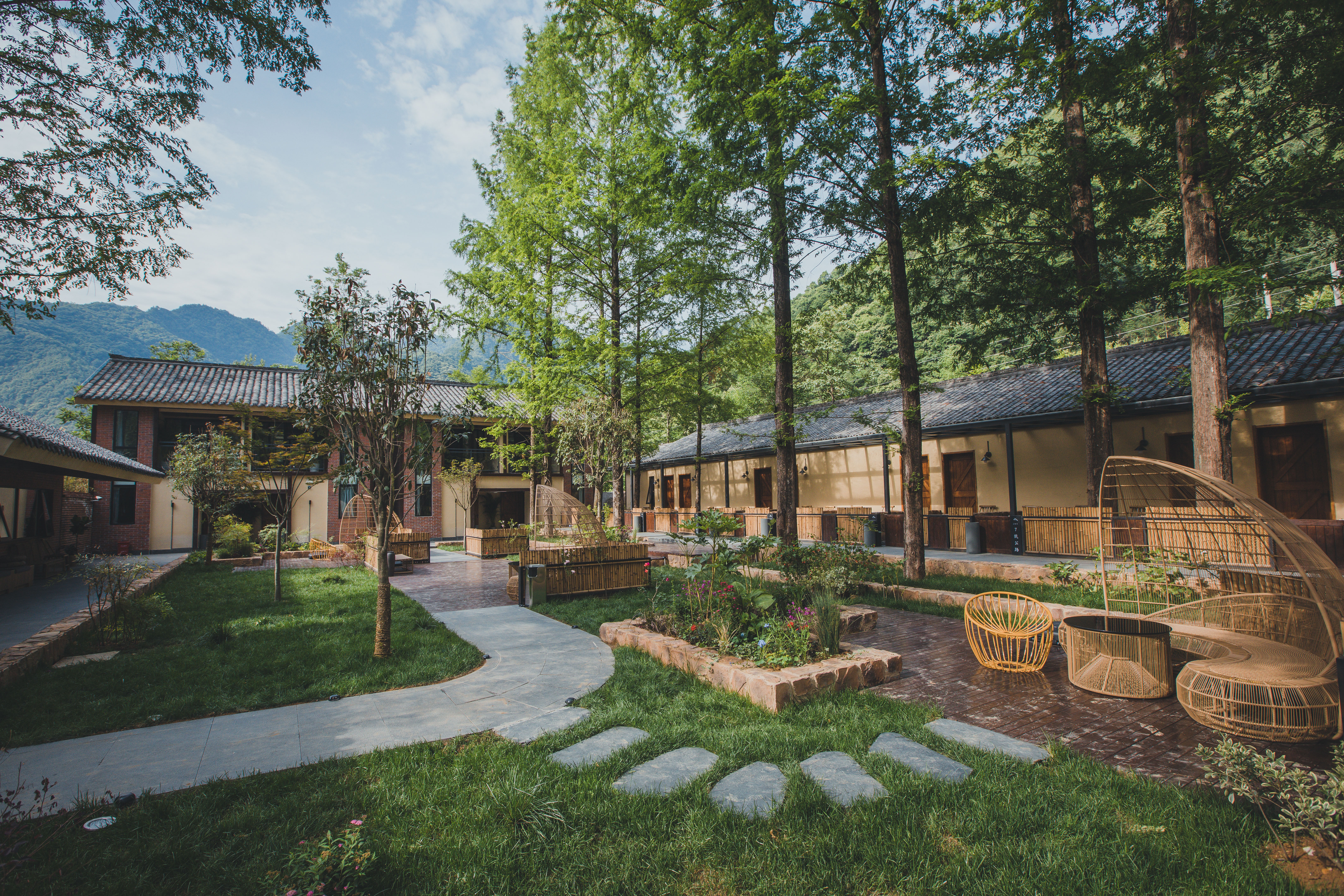 变废为宝的秦岭民宿