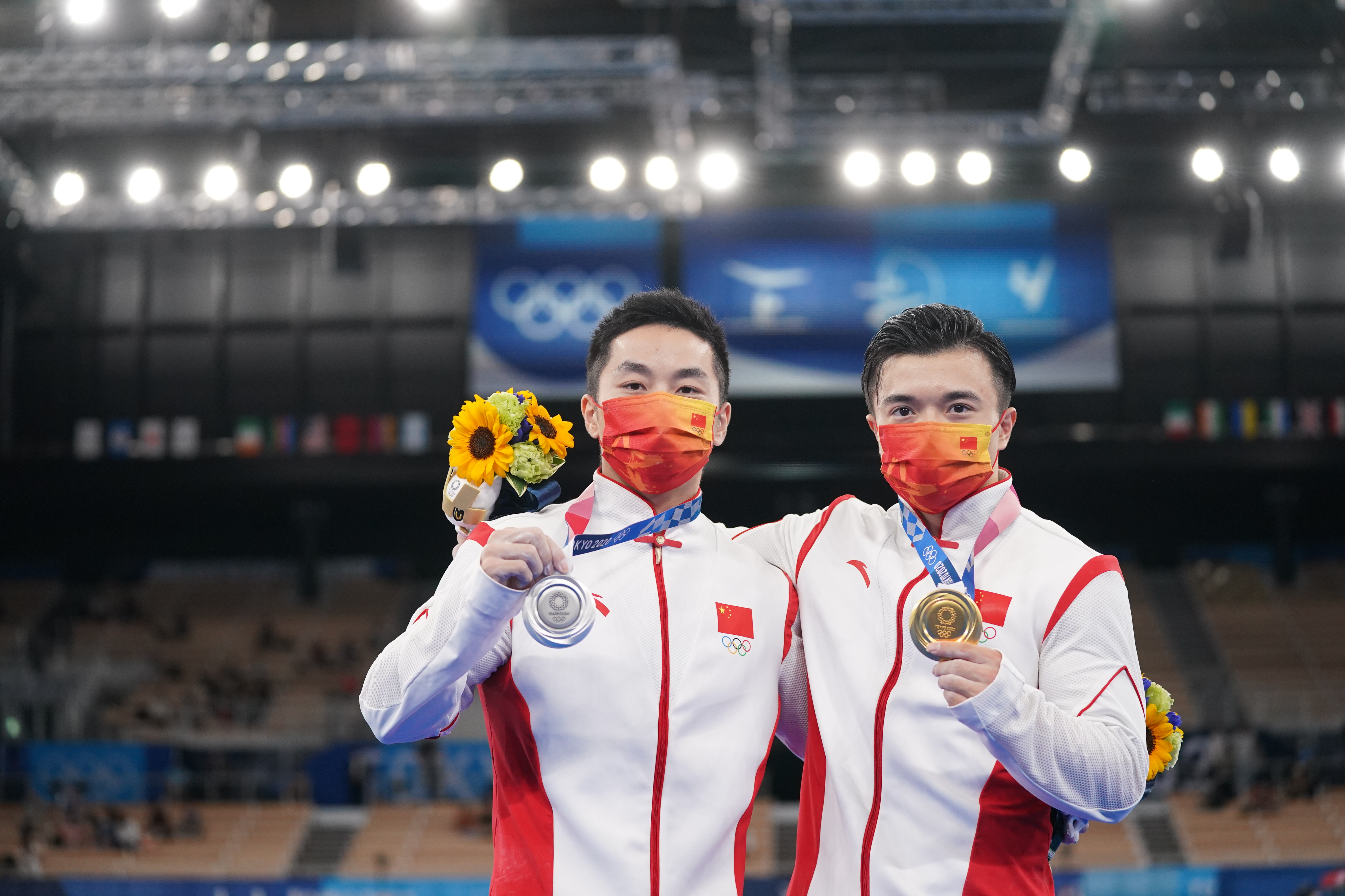 东京奥运会历史的环击中国队男子吊环包揽冠亚军