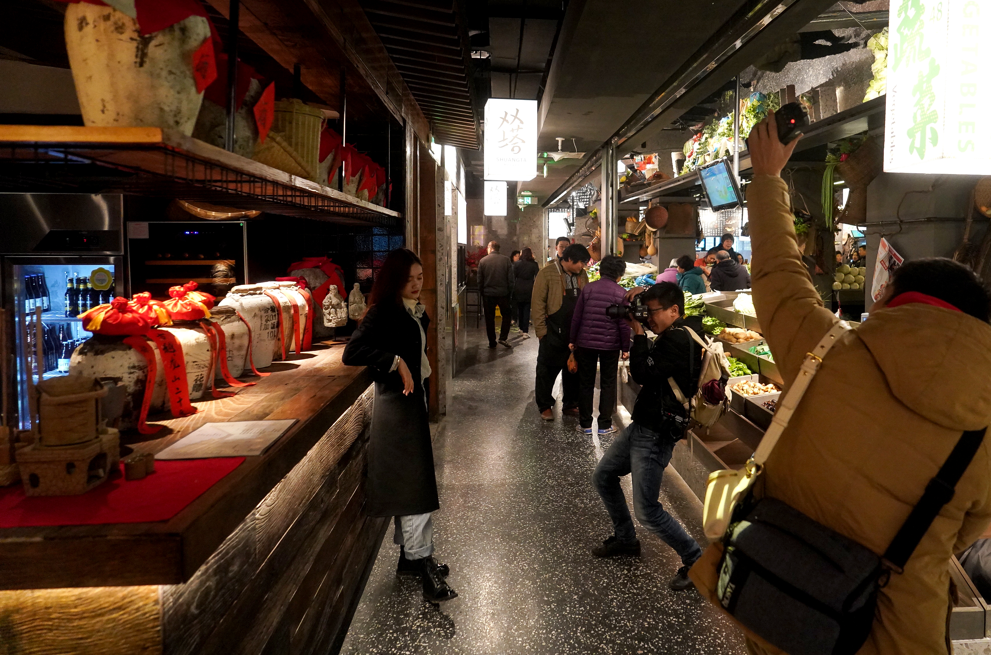 江苏苏州老旧菜场变身网红市集