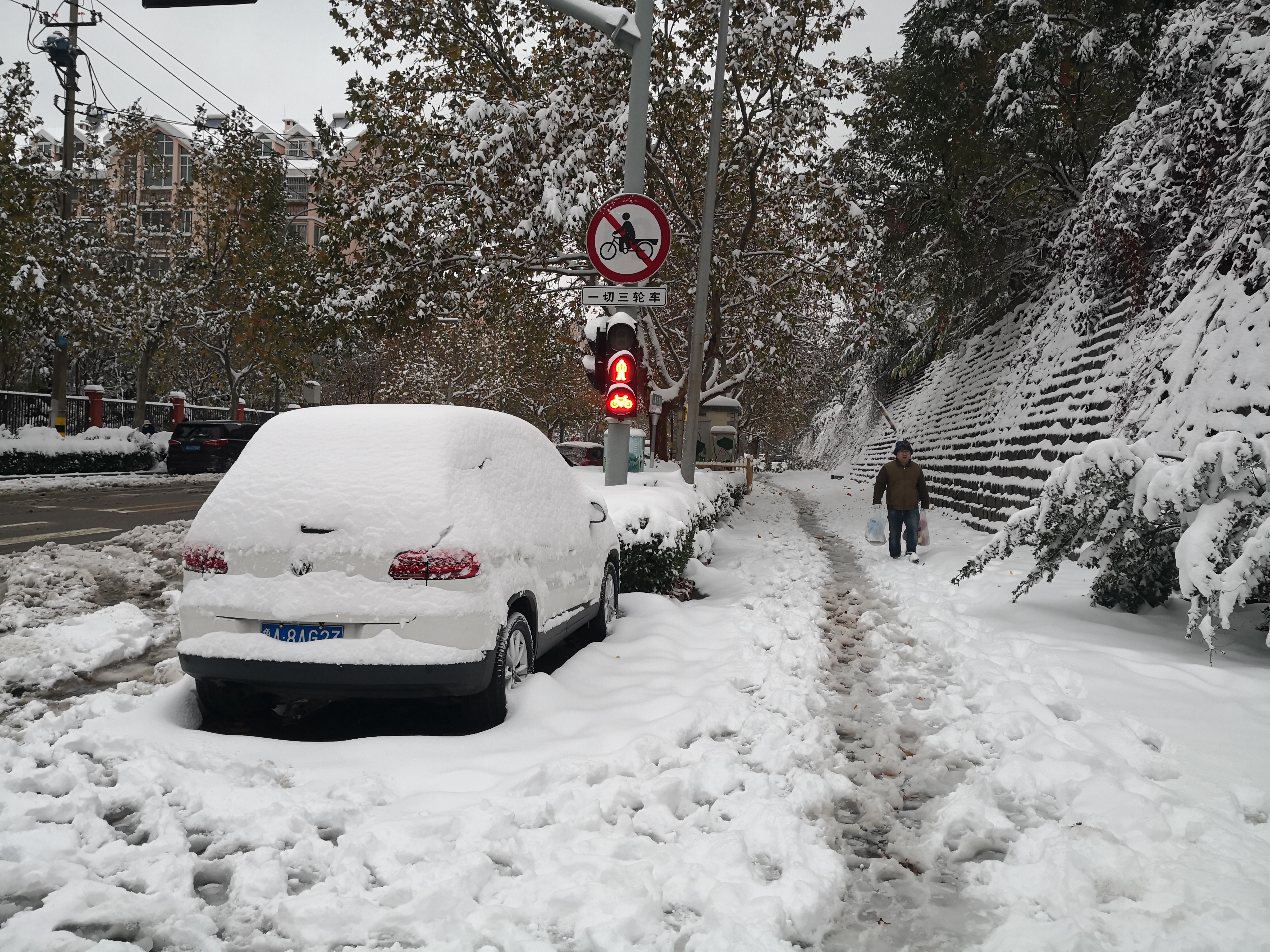 济南受暴雪天气影响全市中小学幼儿园将停课一天