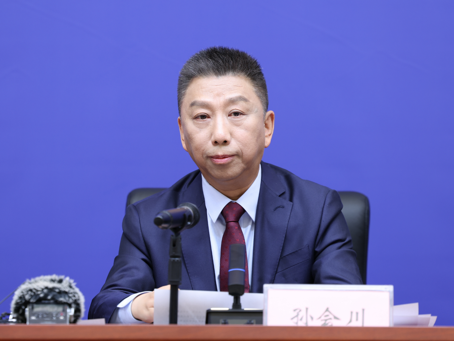 市场监管总局：植物油等5大类液态食品7月1日起散装运输须获许可