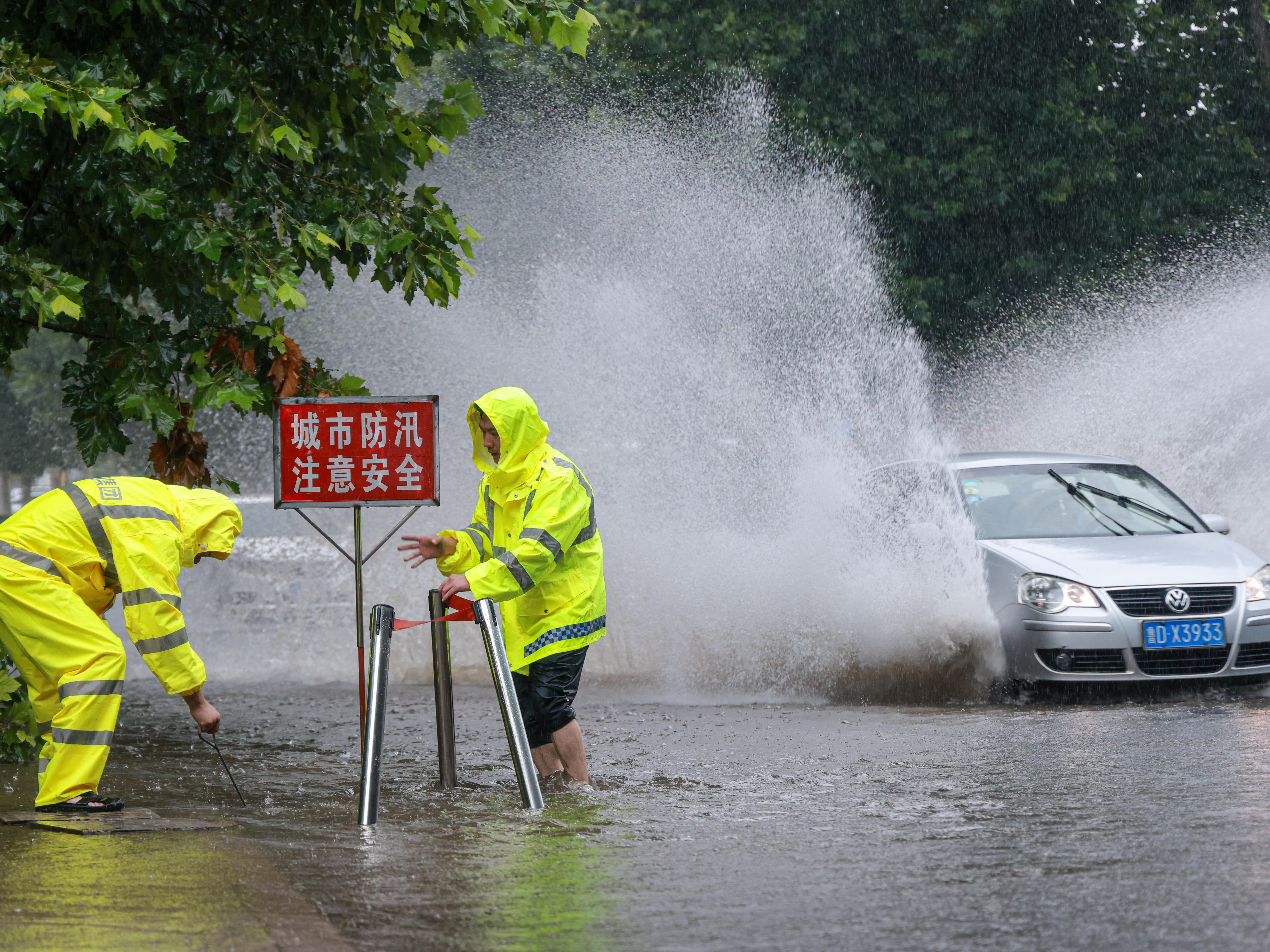 强对流+暴雨双预警发布 部分地区将有10级以上雷暴大风