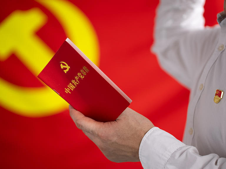 中共中央关于表彰全国优秀共产党员、全国优秀党务工作者和全国先进基层党组织的决定