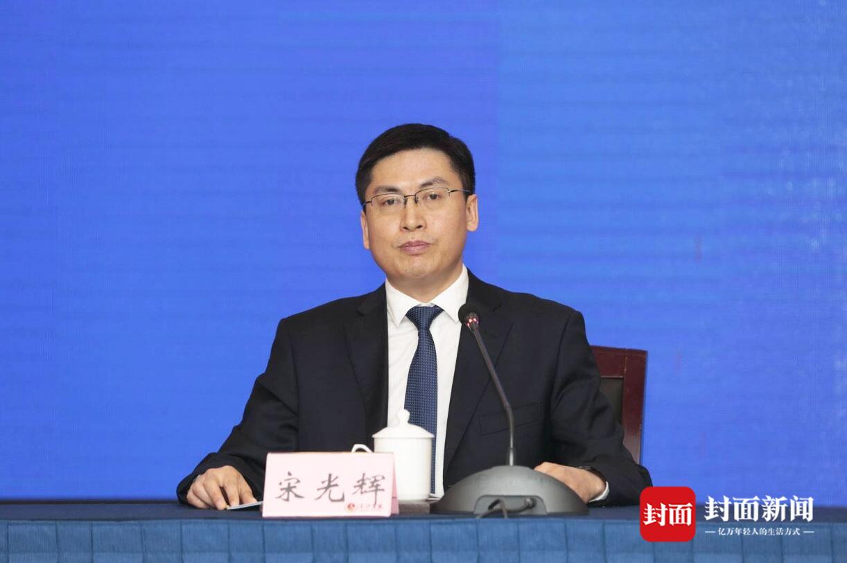 改革典型案例新闻发布会上,省委改革办专职副主任宋光辉用一句话概括