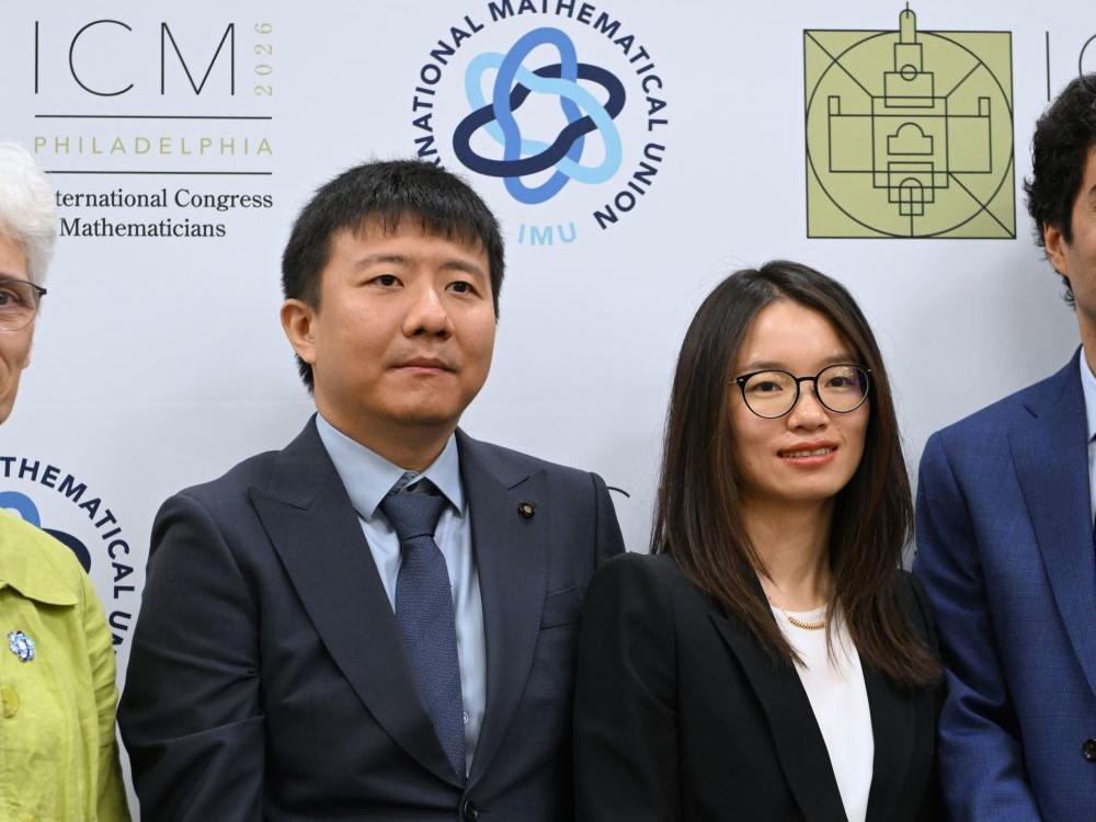 外交部回应中国青年数学家获得菲尔兹奖
