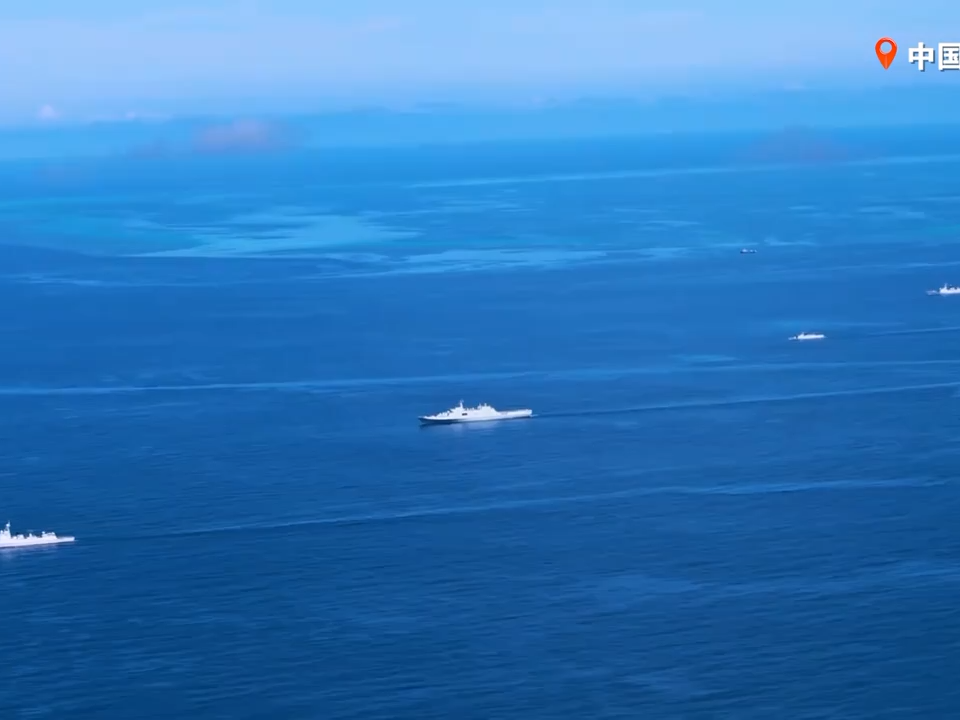 海空多视角！南部战区位黄岩岛联合演训最新画面来了