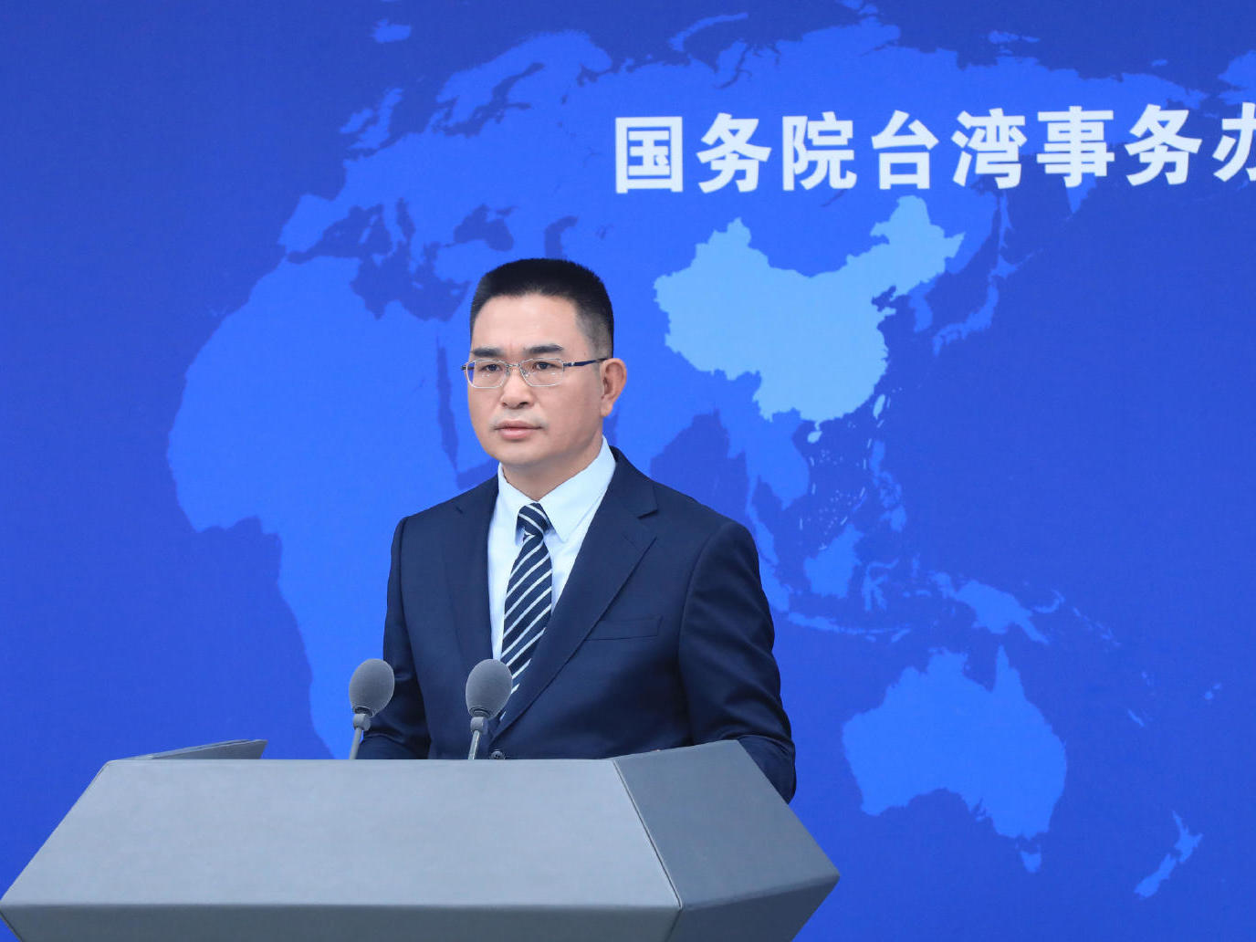国台办：希望台湾方面顺应民意 尽快取消对两岸航空运输的不合理限制
