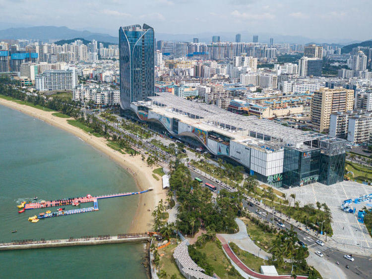 海南封关后首个春运 琼州海峡班轮如何保通畅保安全？交通运输部答封面新闻