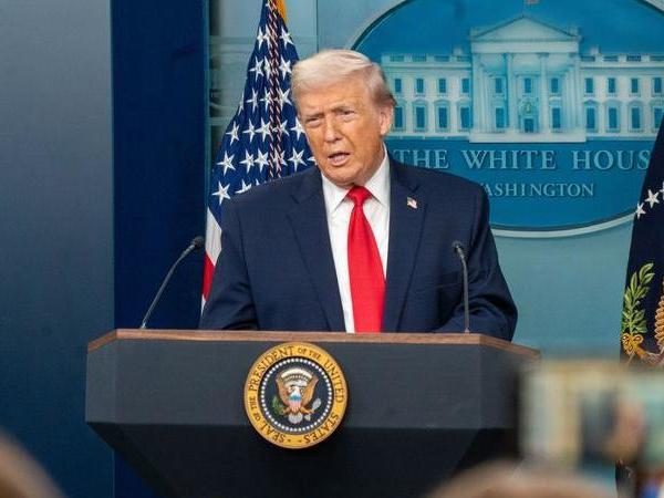 特朗普宣布国家紧急状态 威胁对向古巴提供石油的国家加征关税