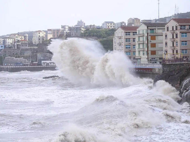 台风“巴威”在浙江台州玉环登陆 中心附近最大风力13级